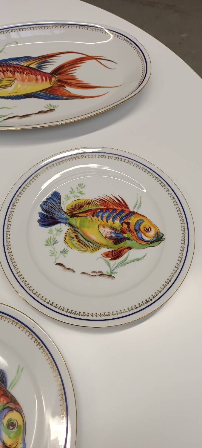 Fish porcelain service
