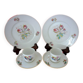 Pair of porcelain cups and their saucers