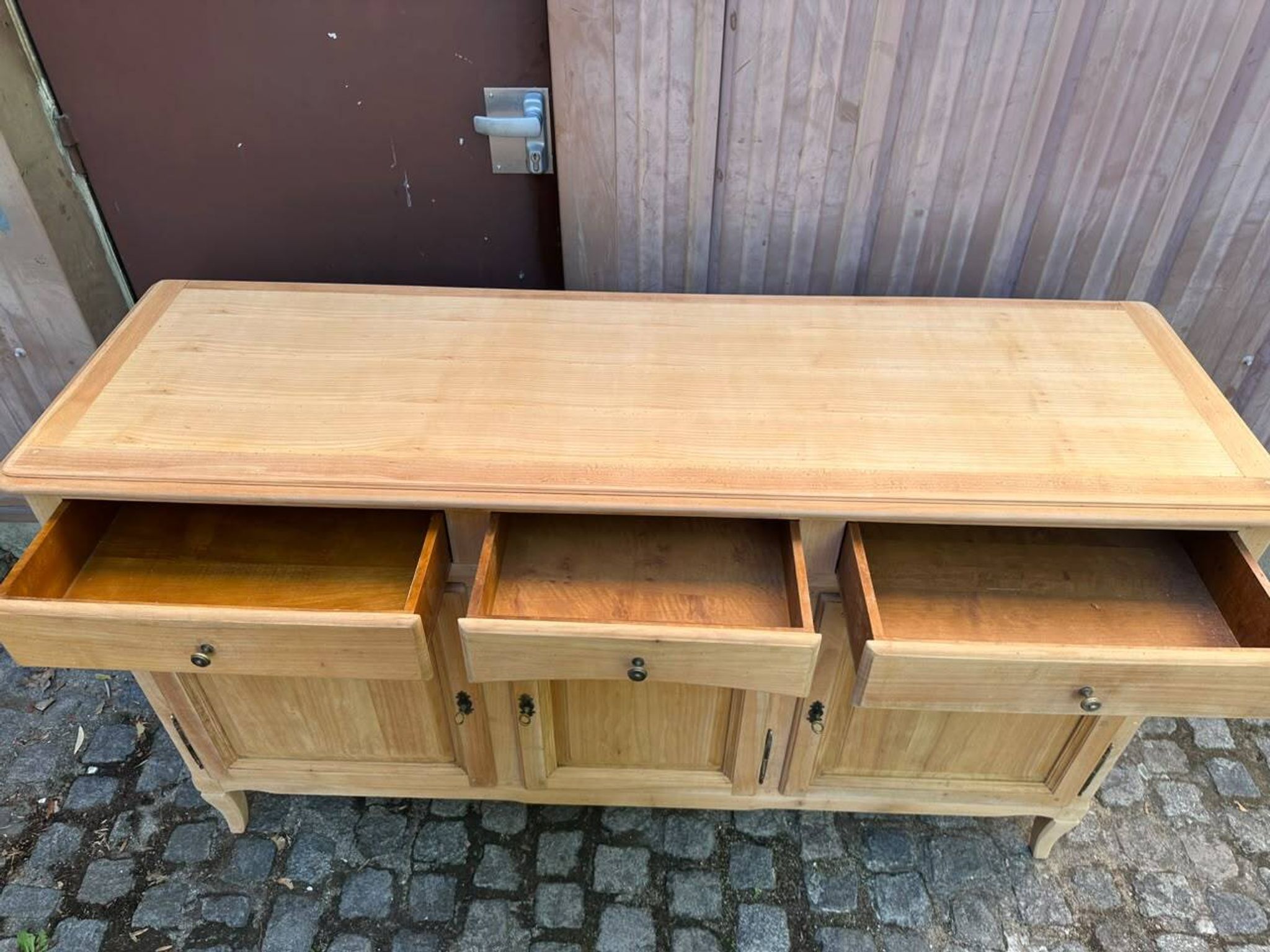 Buffet Louis XV décapé en merisier massif 1970 165cm