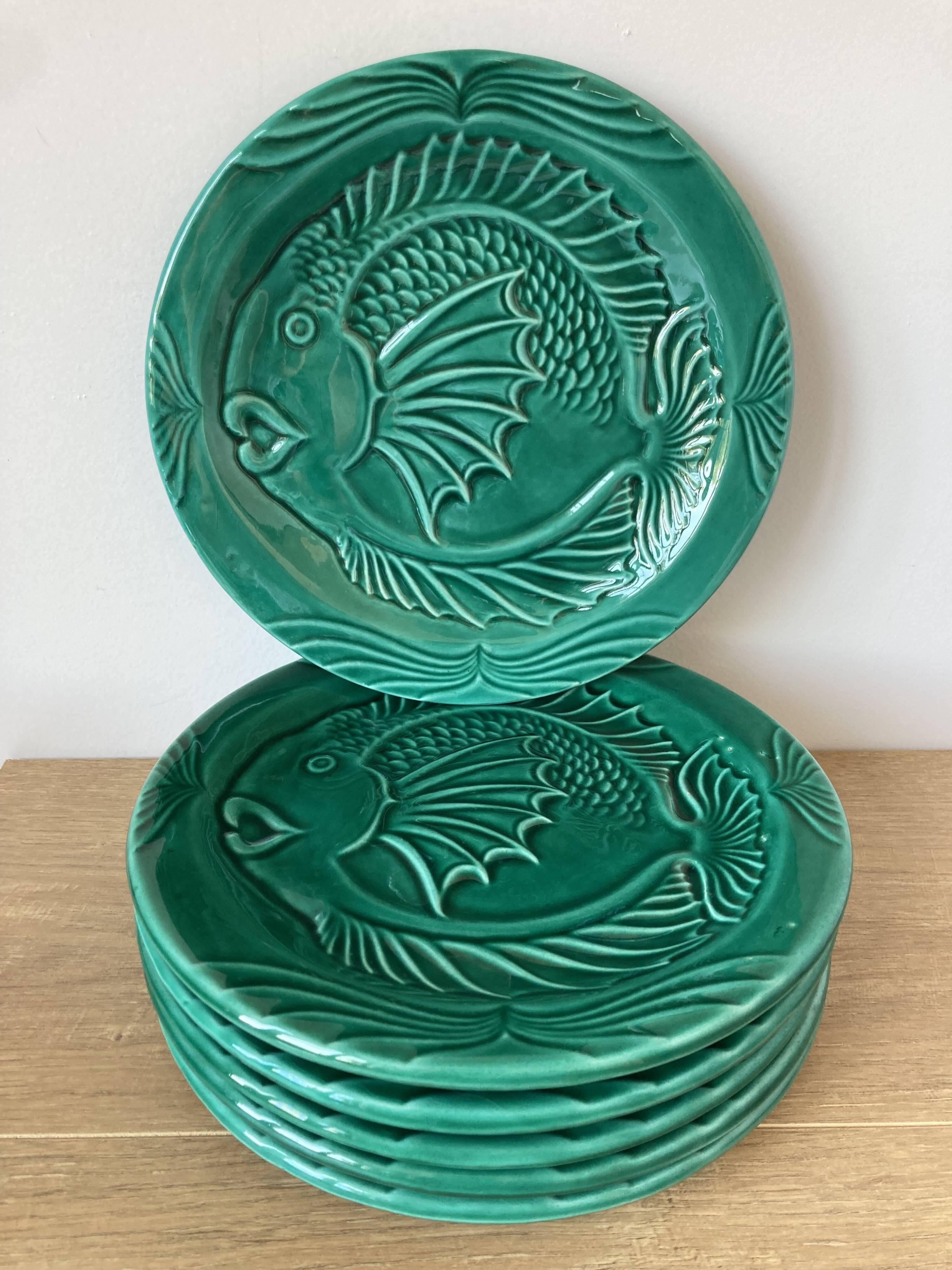 Vallauris - Set of 6 earthenware fish plates with green glaze