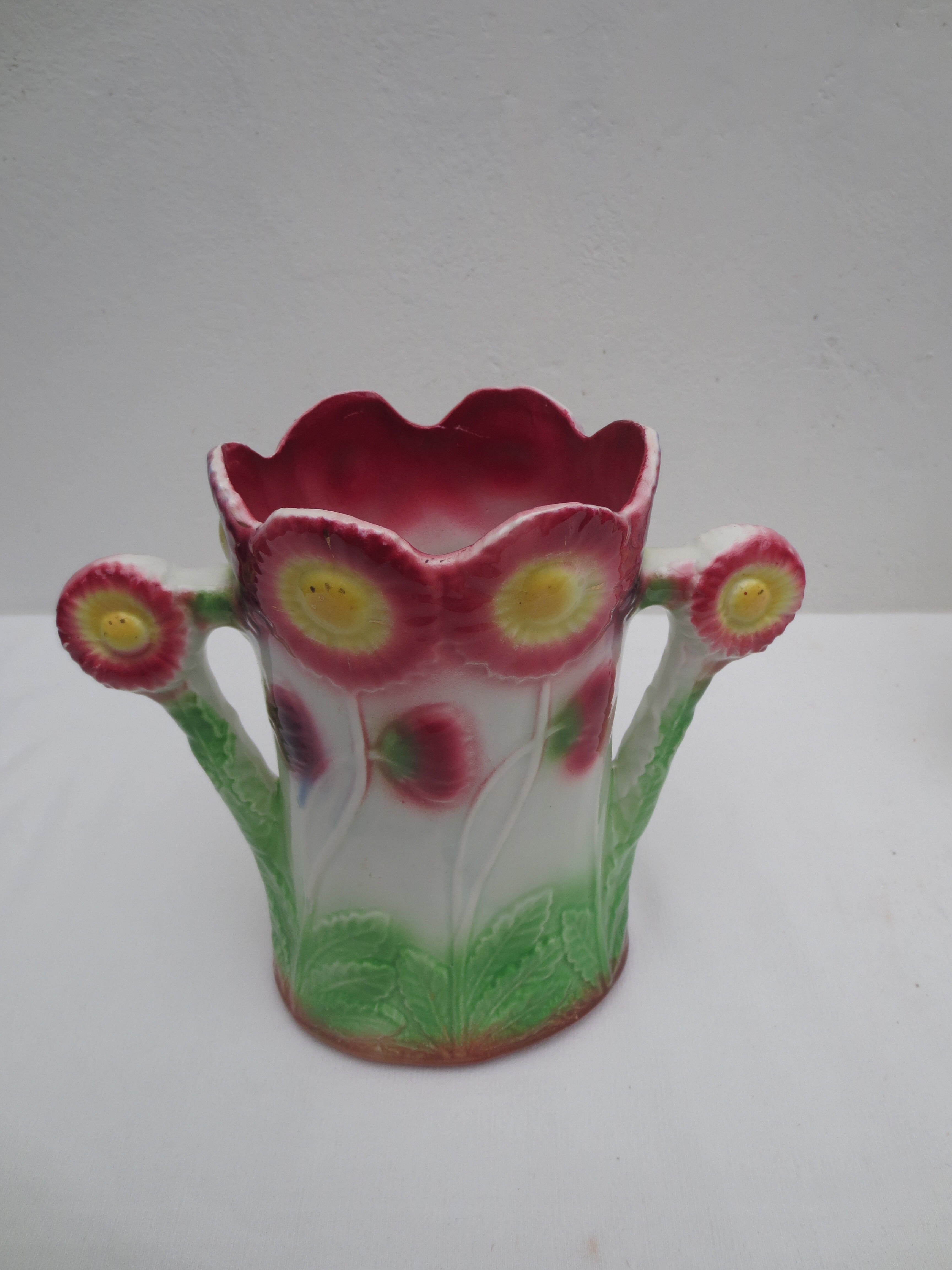 Vases and gardener "onnaing" in art nouveau dabsin