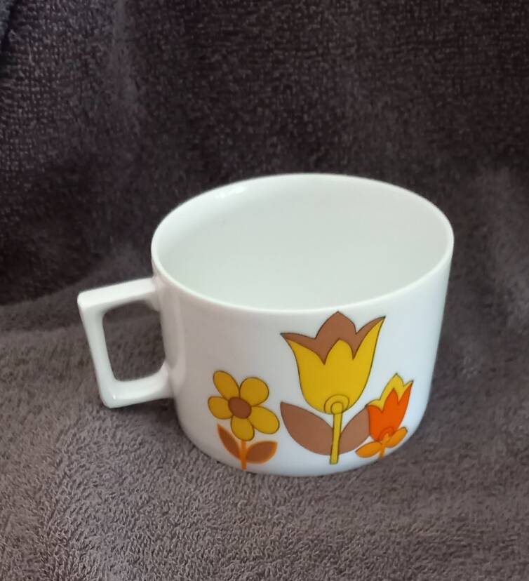 Large high Berry cup porcelain creation Lourioux France