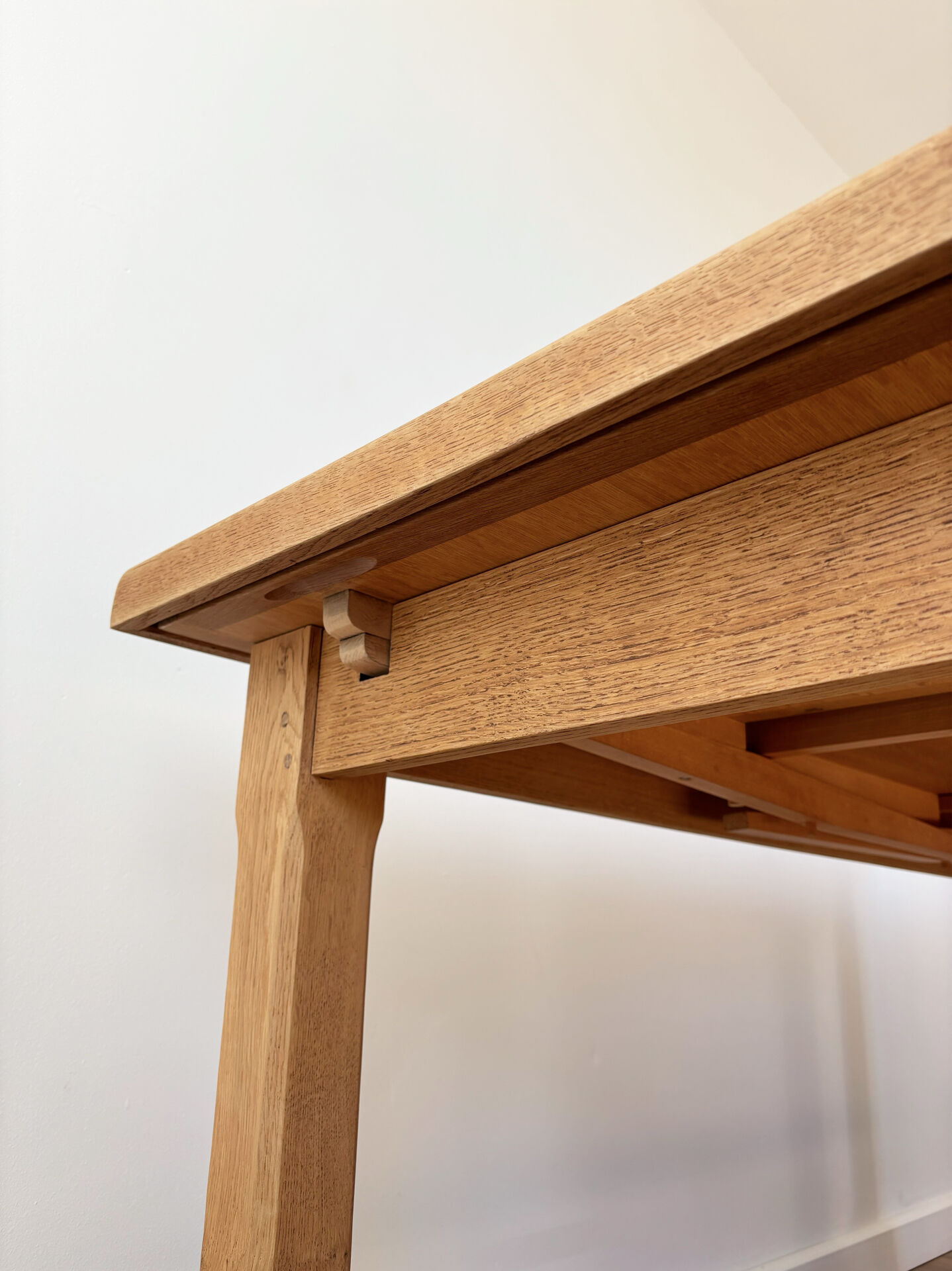 Farm table oak country style with extensions