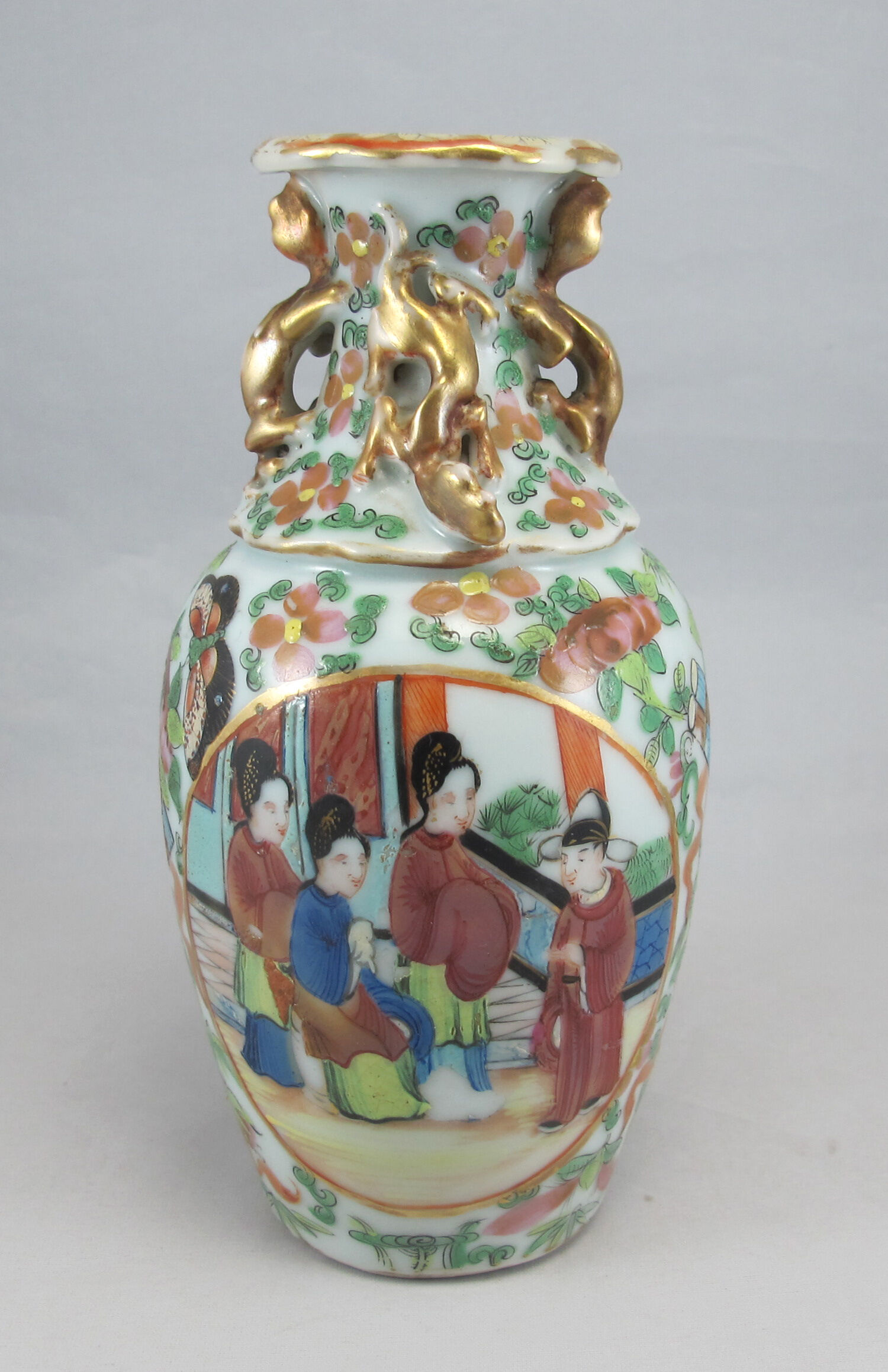Ancient Chinese vase pink family China 19th century