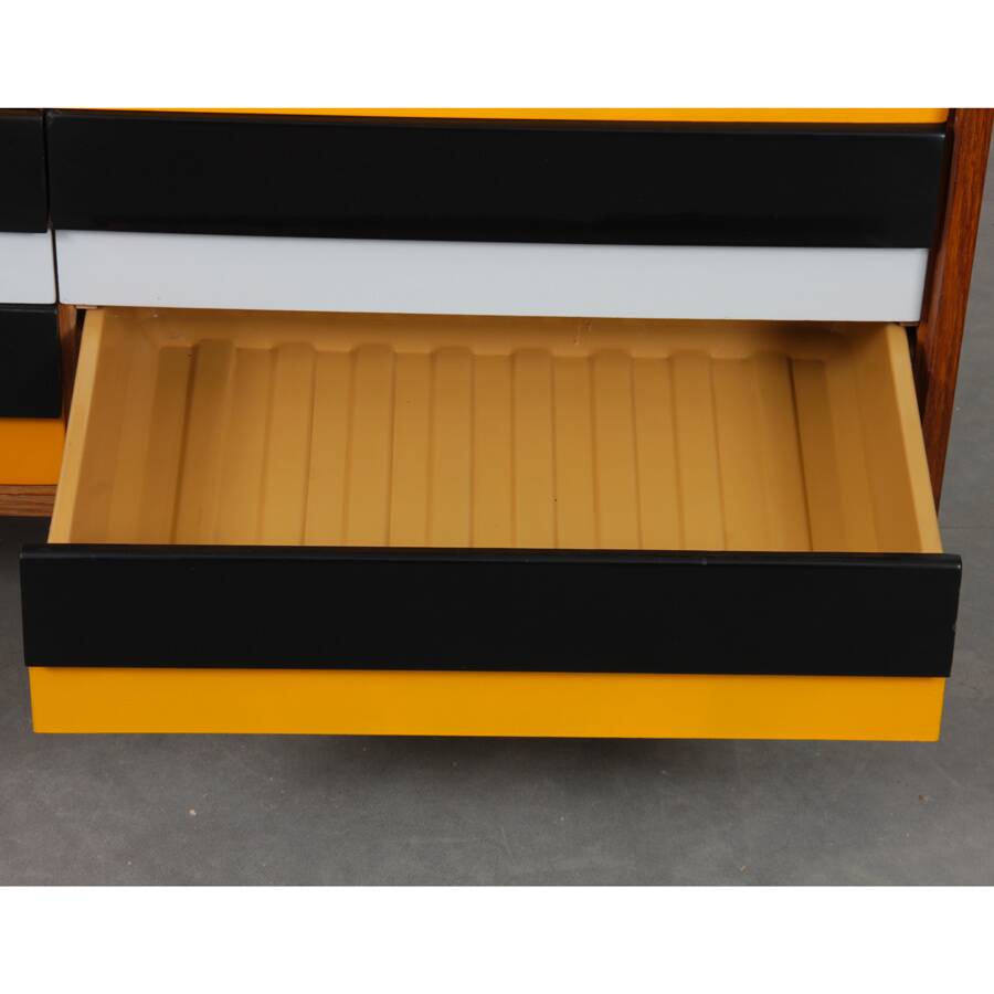 Commode jaune et noire, modèle U-453, par Jiri Jiroutek, 1960
