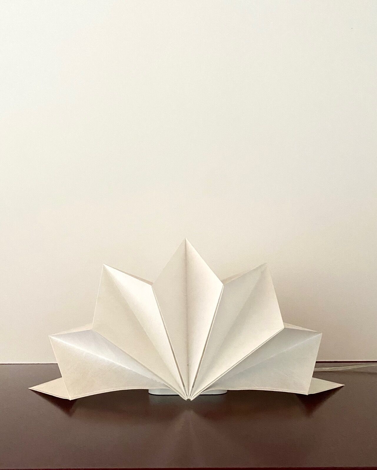 Lampe Hoshigame par Issey Miyake pour Artemide, 2012