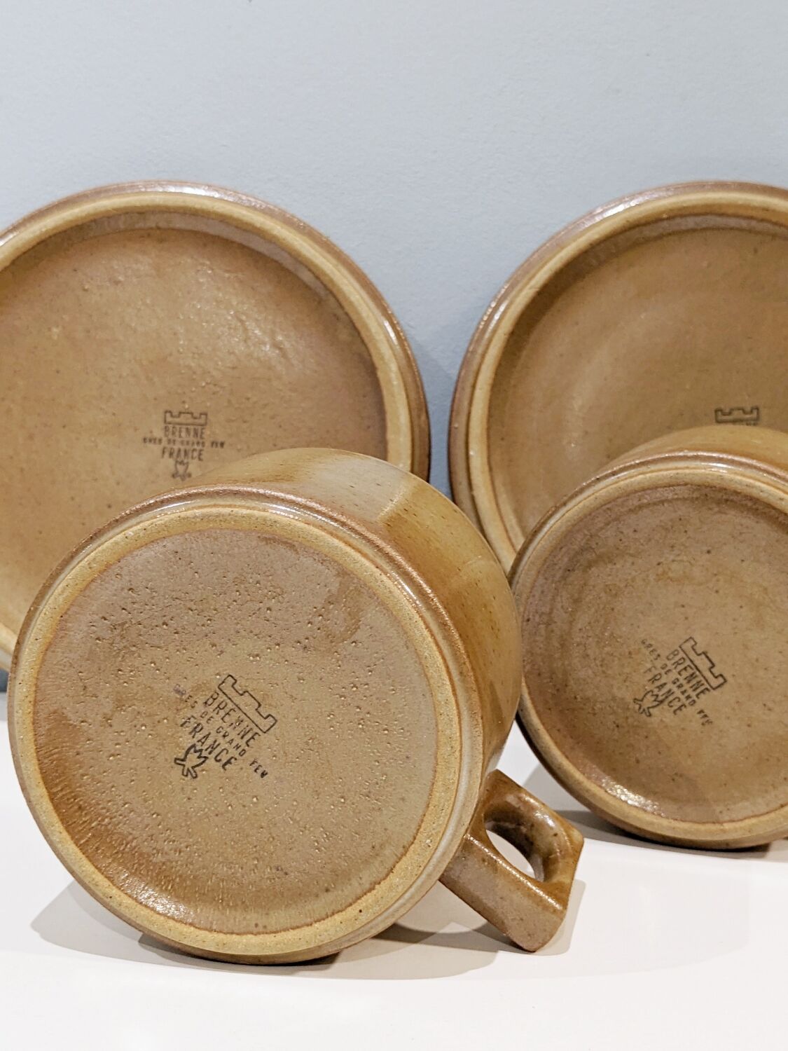 2 vintage '70 tea cups and Brenne stoneware sub-cups. In perfect condition.