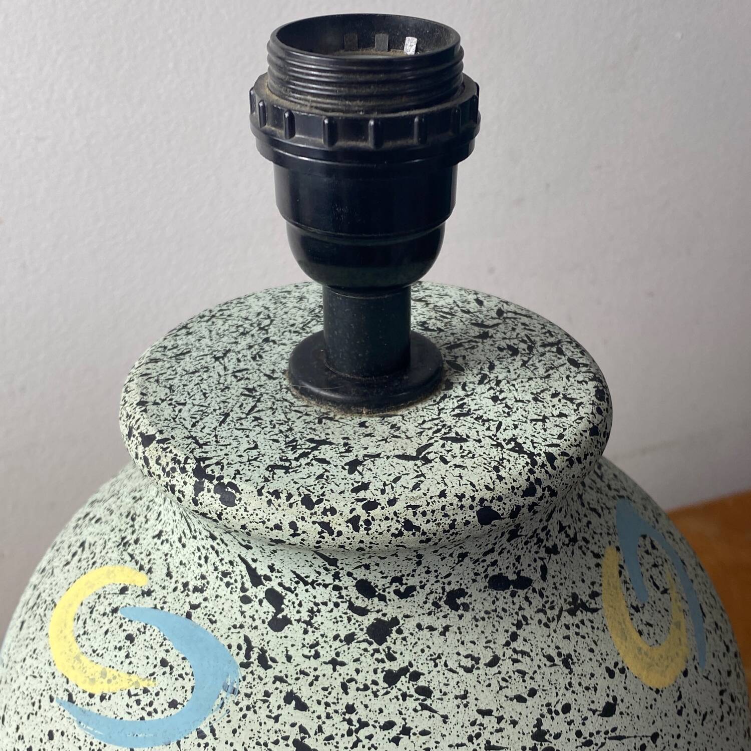 Terracotta lamp base with graphic decor