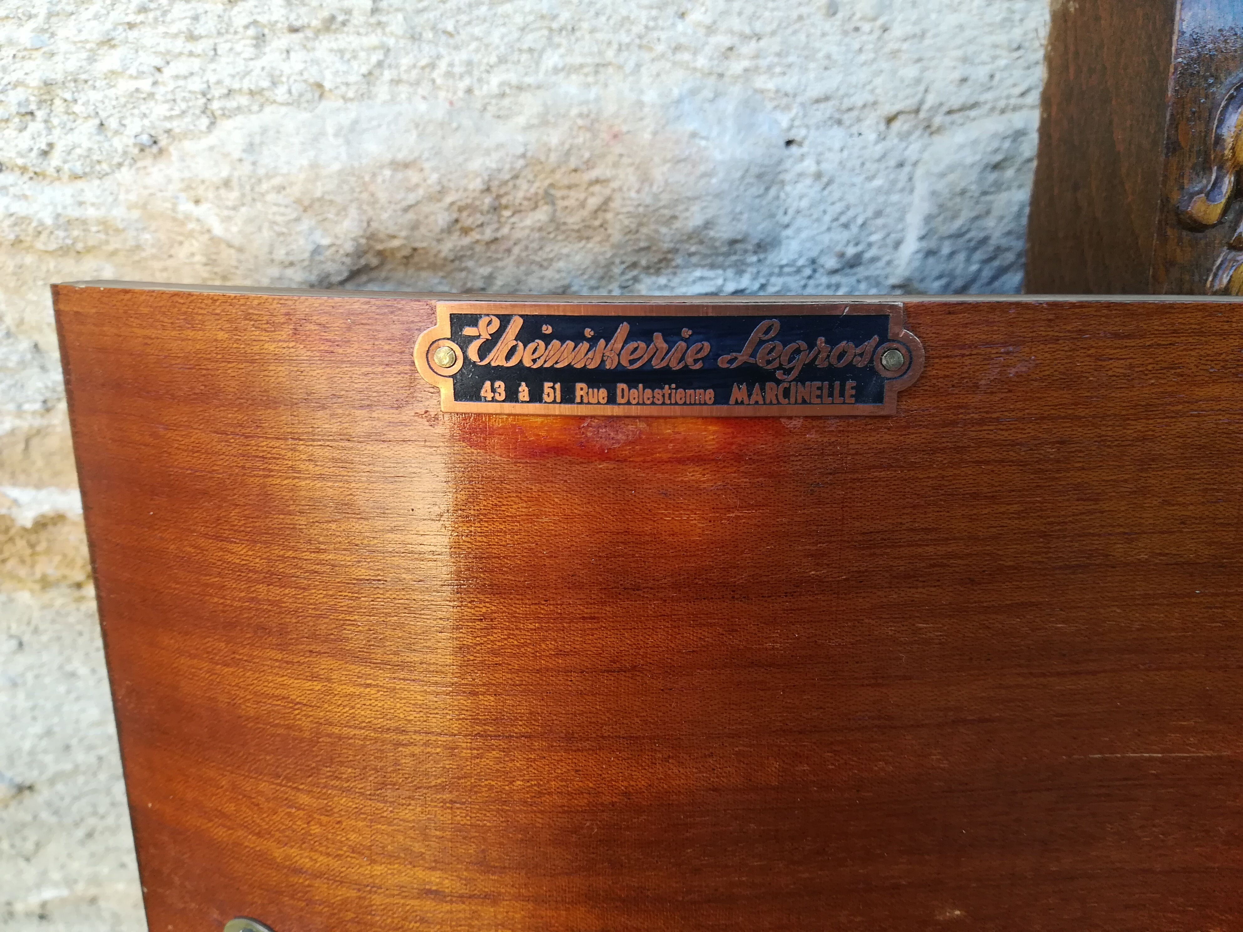 Patère wall-coated coat