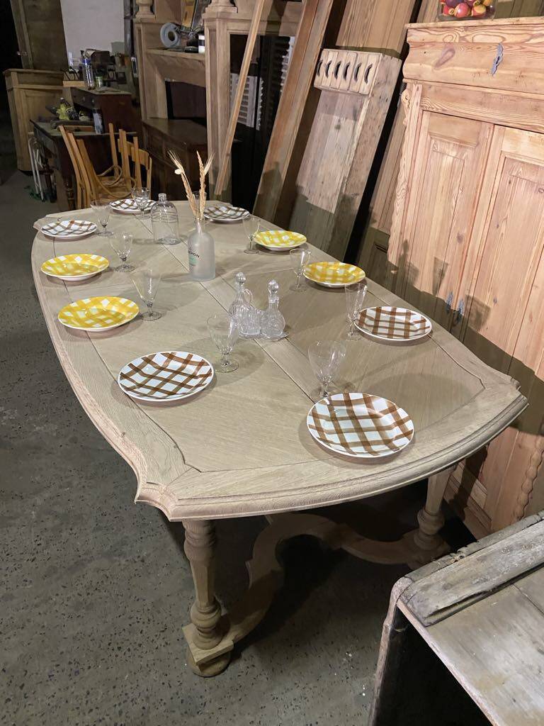 Large table in raw wood