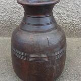Petit pot ancien en bois