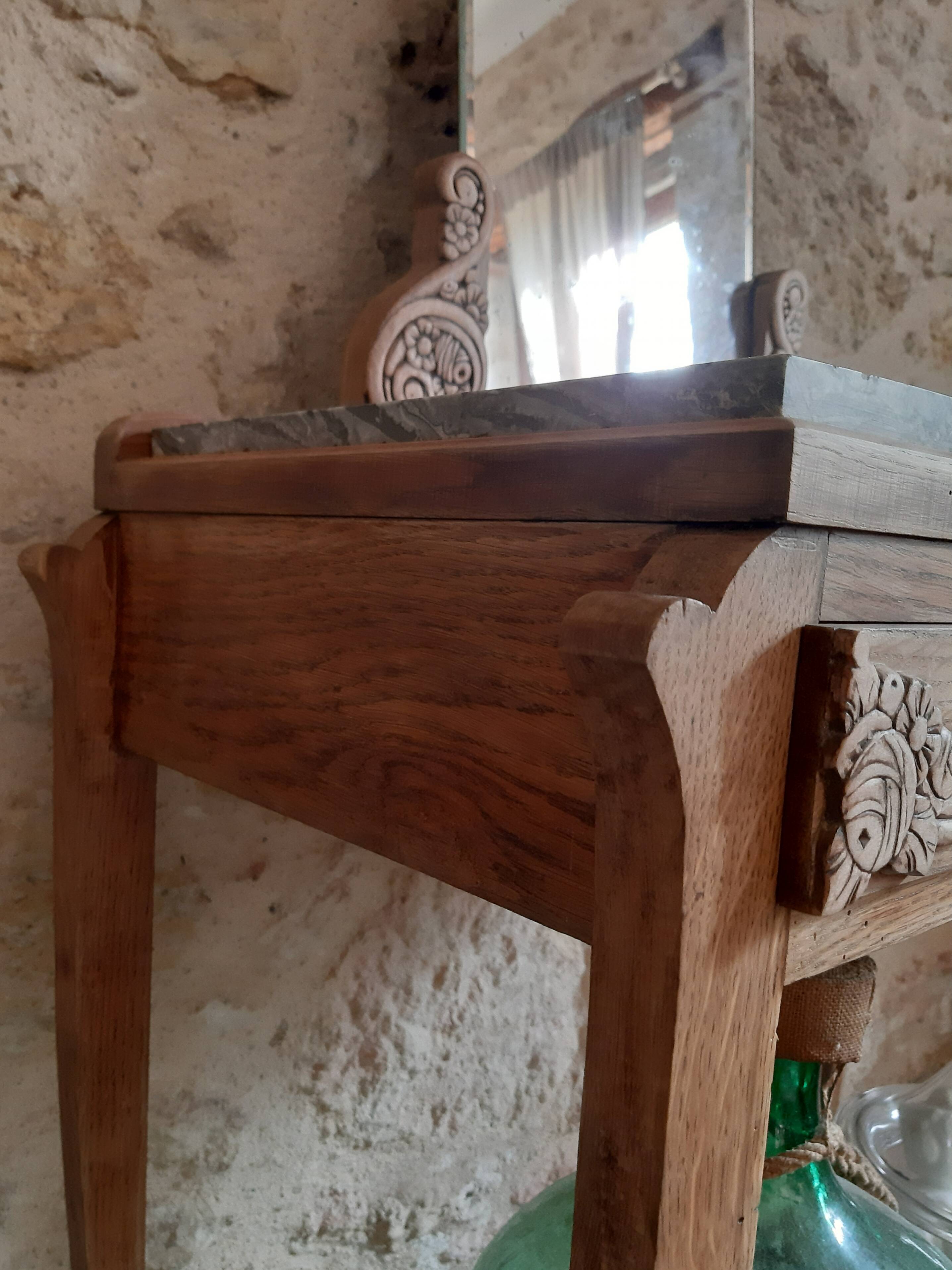 Pretty Art Deco hairdresser in marble and carved wood