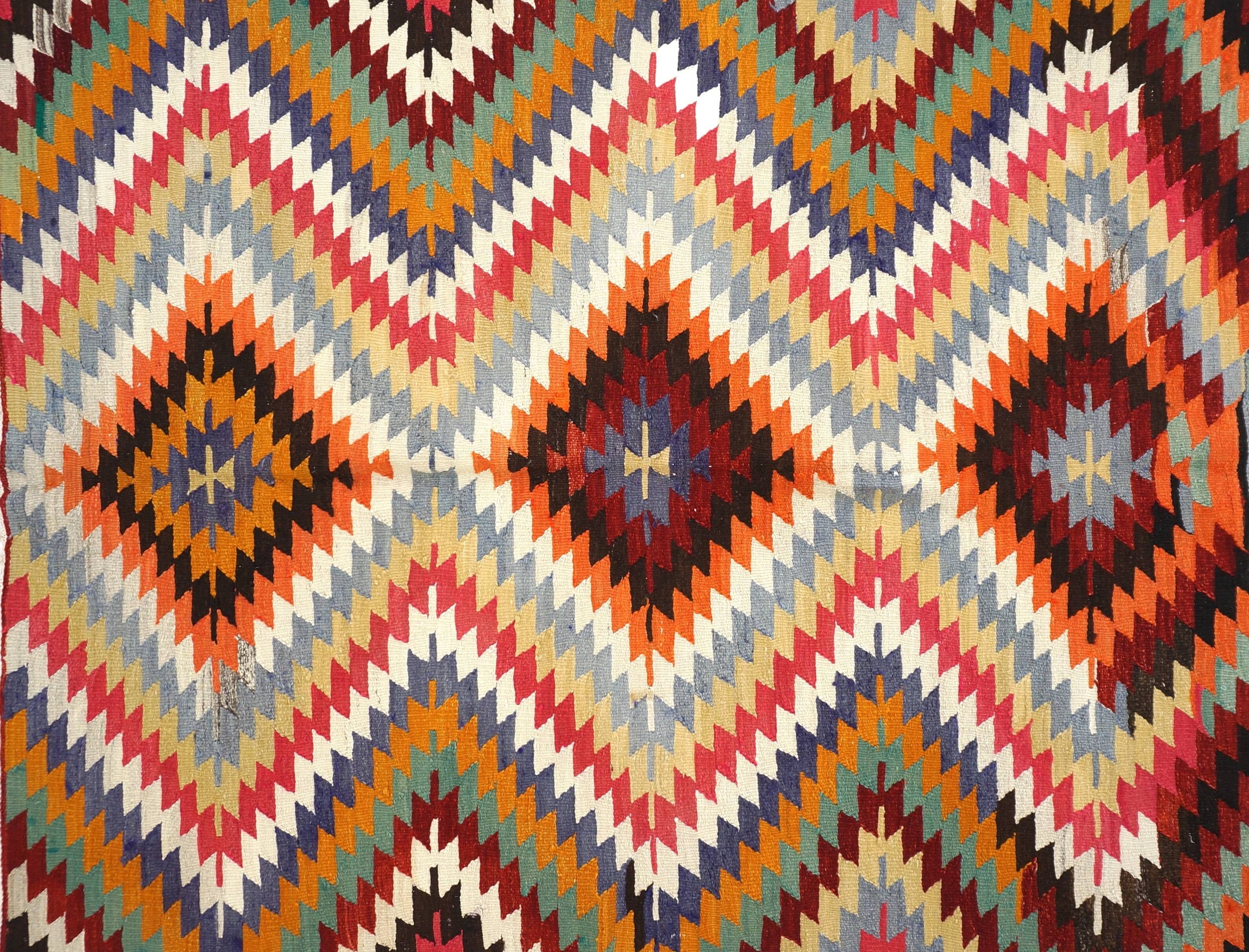 Tapis Kilim Vintage Zigzag – Tissage Anatolien à Motifs Diamants