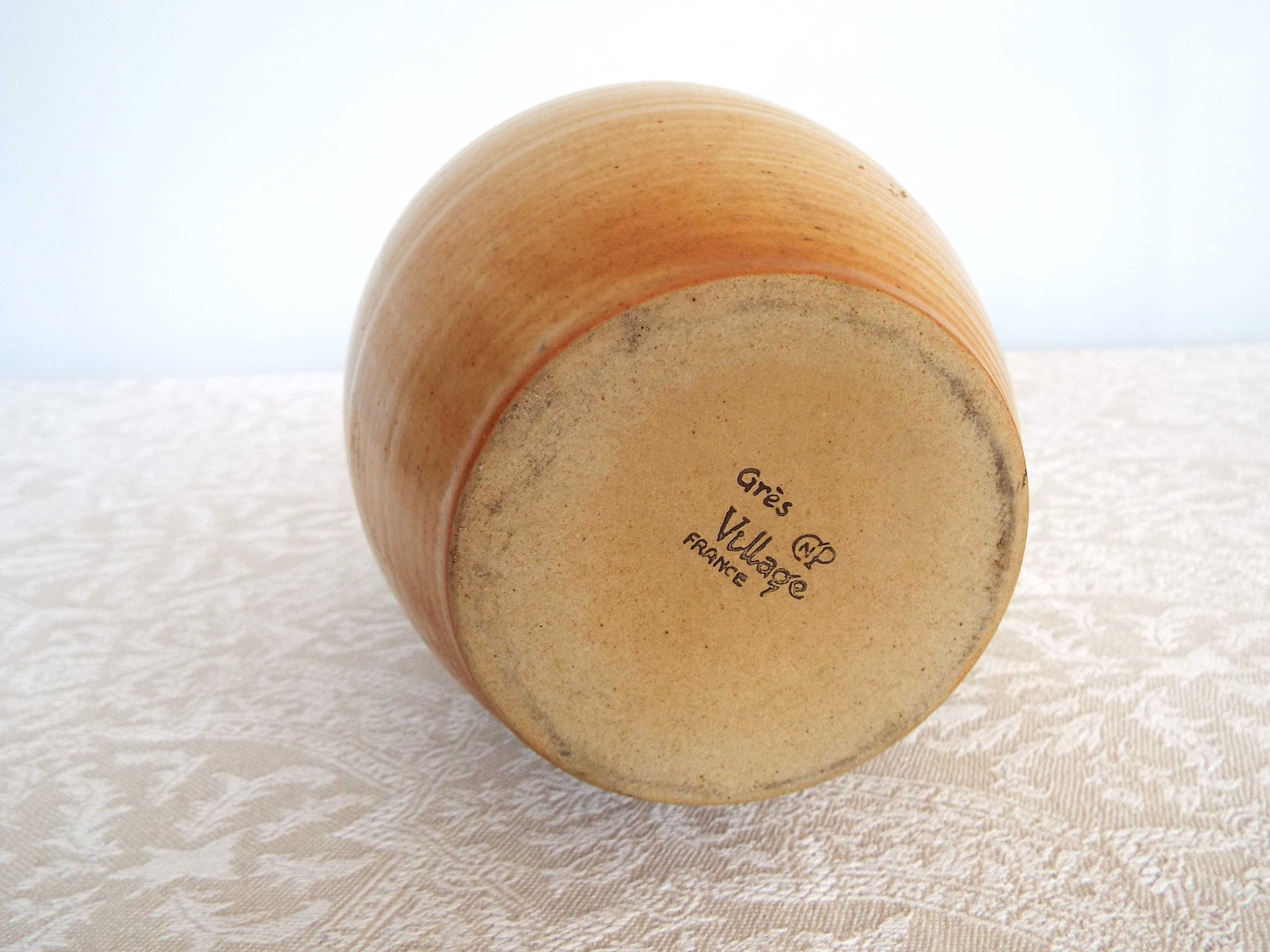 Pitcher Gres CNP village