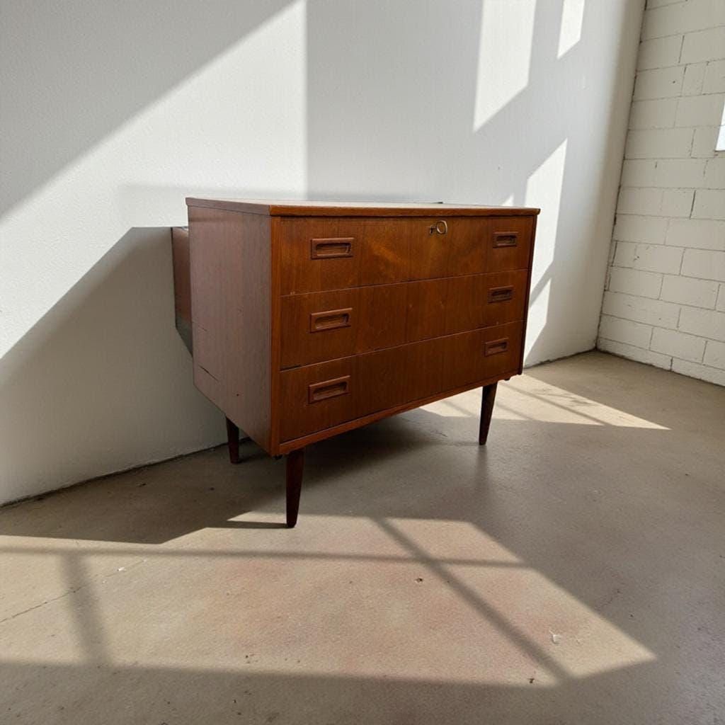 Vintage teak chest of drawers / mid-century wardrobe