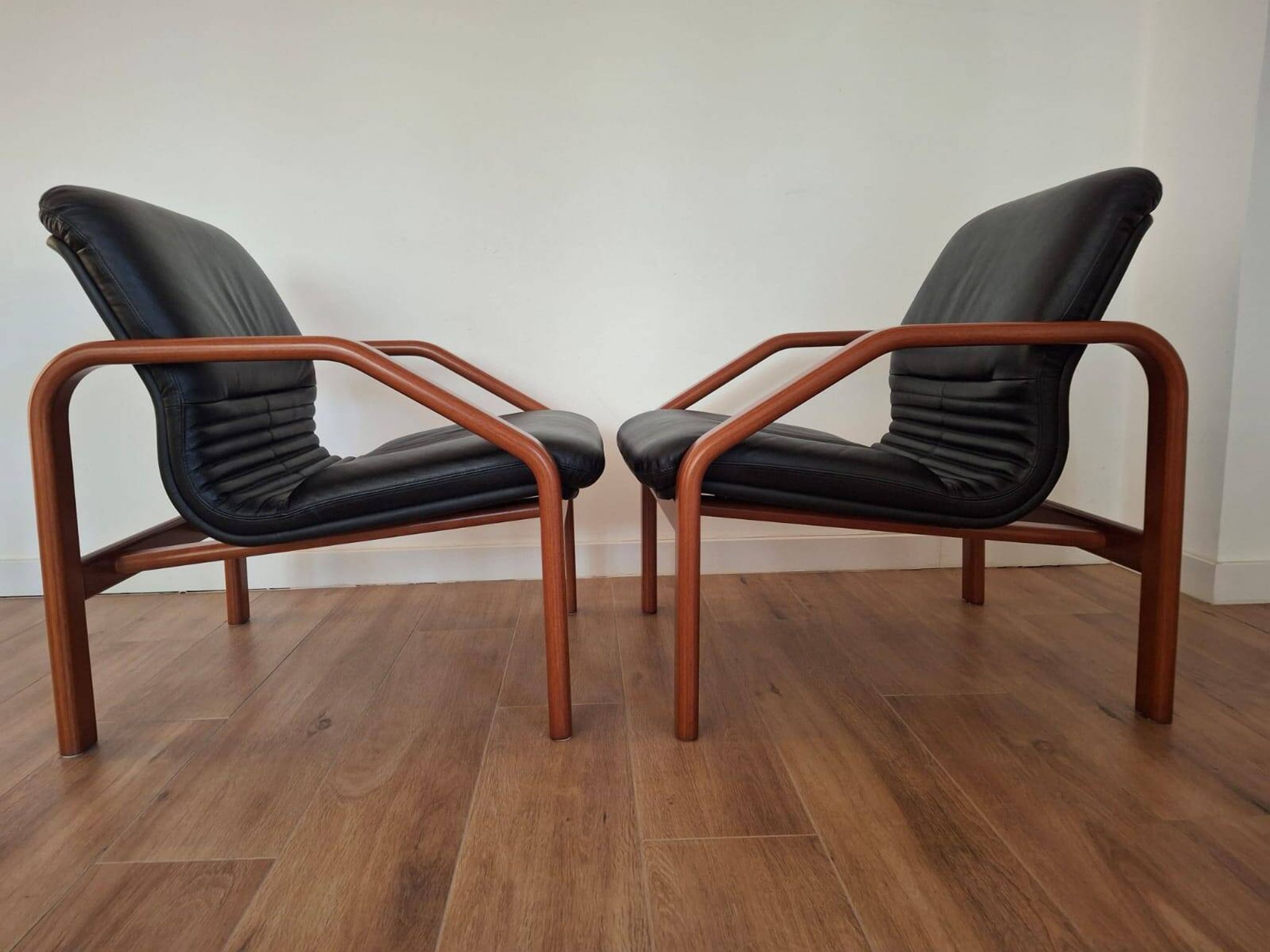 Paire de fauteuils Italie années 90