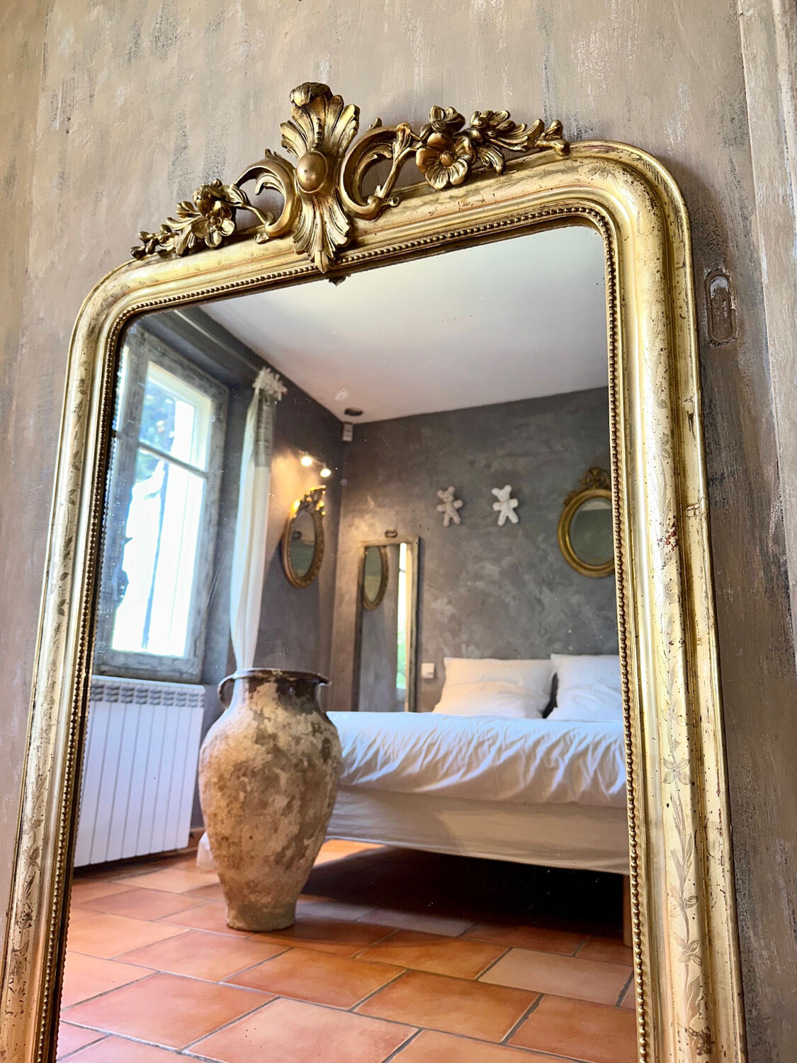 Miroir ancien Louis-Philippe à fronton