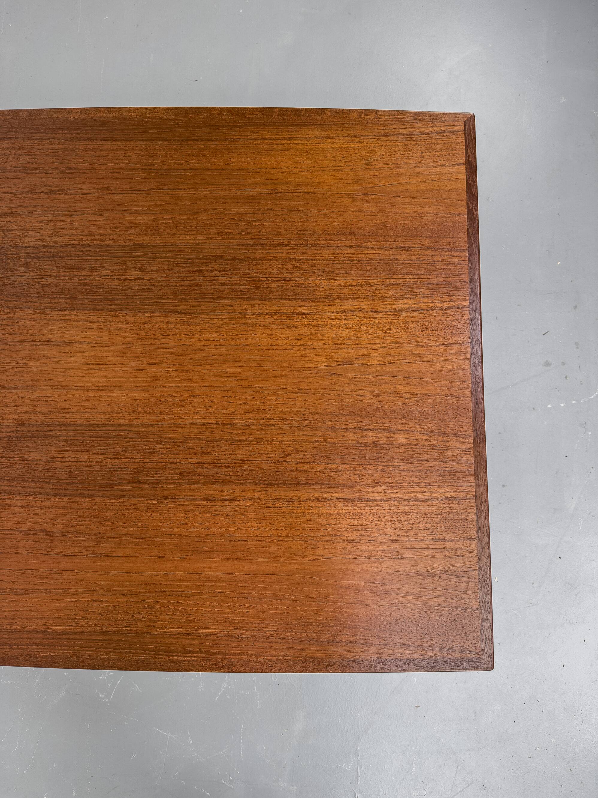 Table extensible en teck par Grete Jalk pour Glostrup, 1960