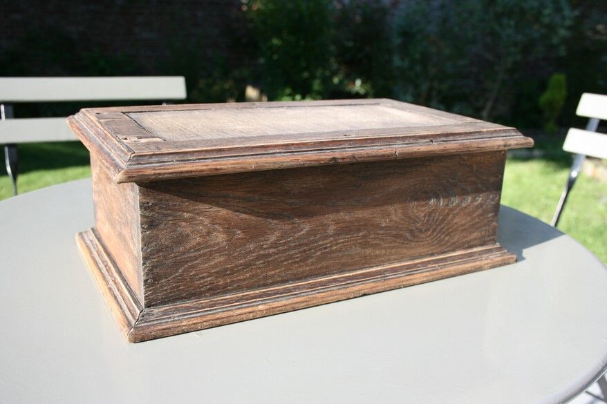 Small wooden chest/box