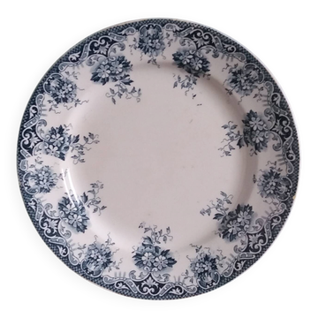 Flat plate from Saint-Amand and Hamage with Spring decoration.