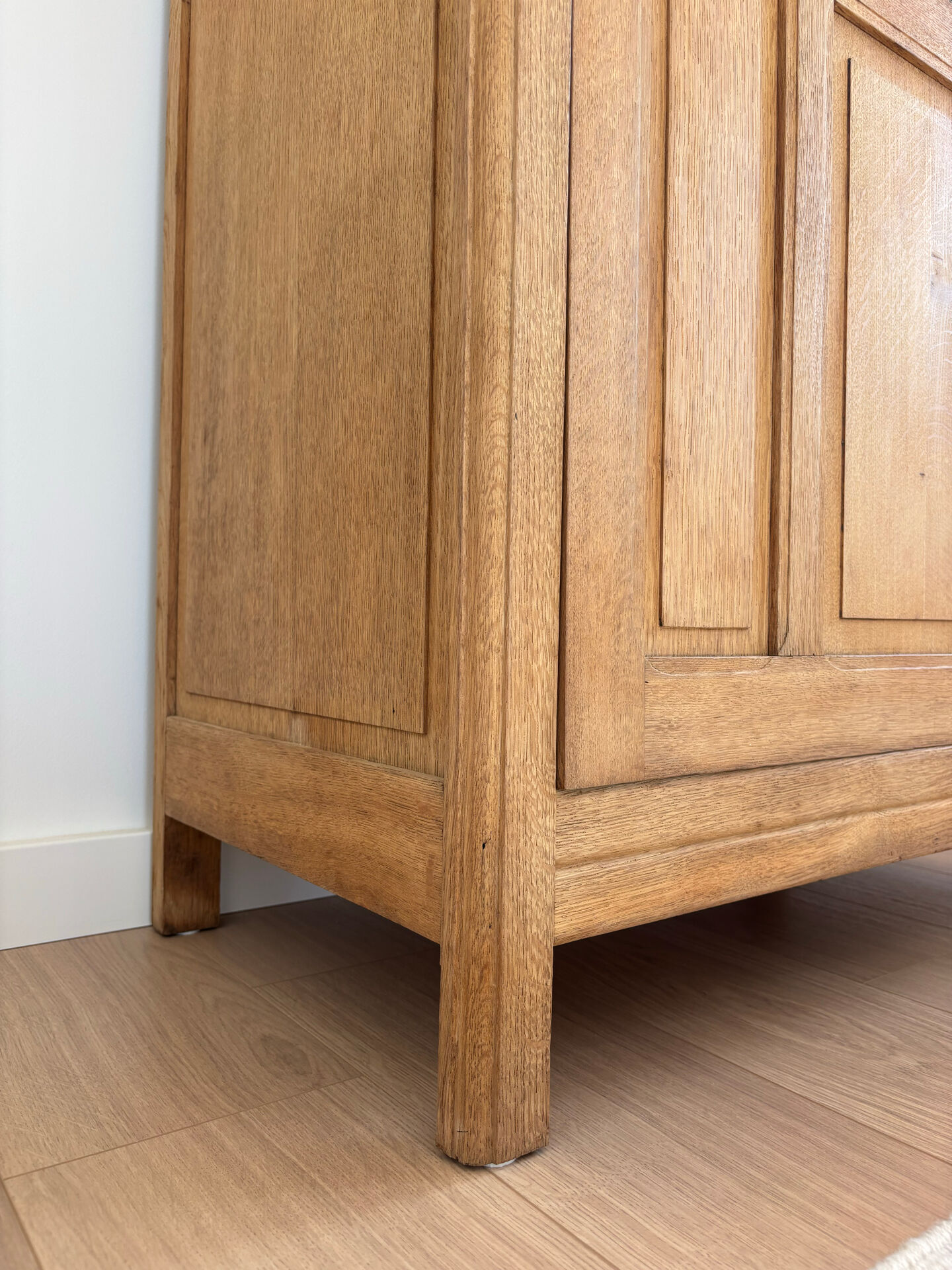 Art Deco oak wood bonnetière wardrobe, renovated.