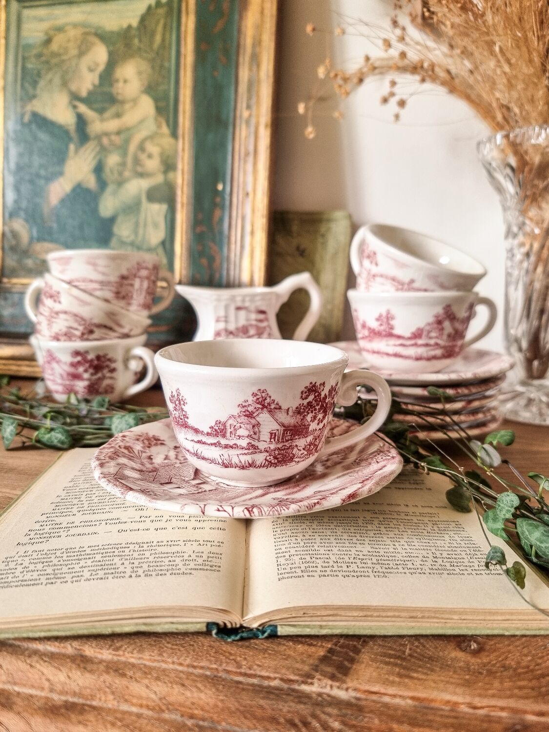 Cups, saucers and milk jug set