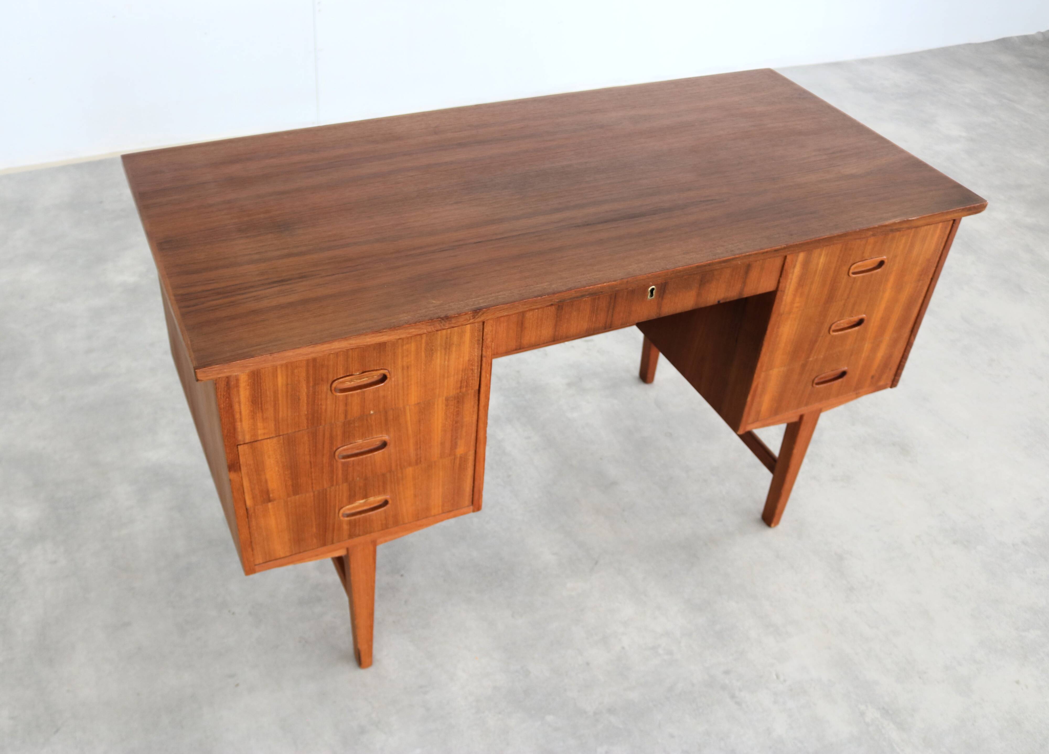 vintage desk | 1960s | teak | Danish (4)