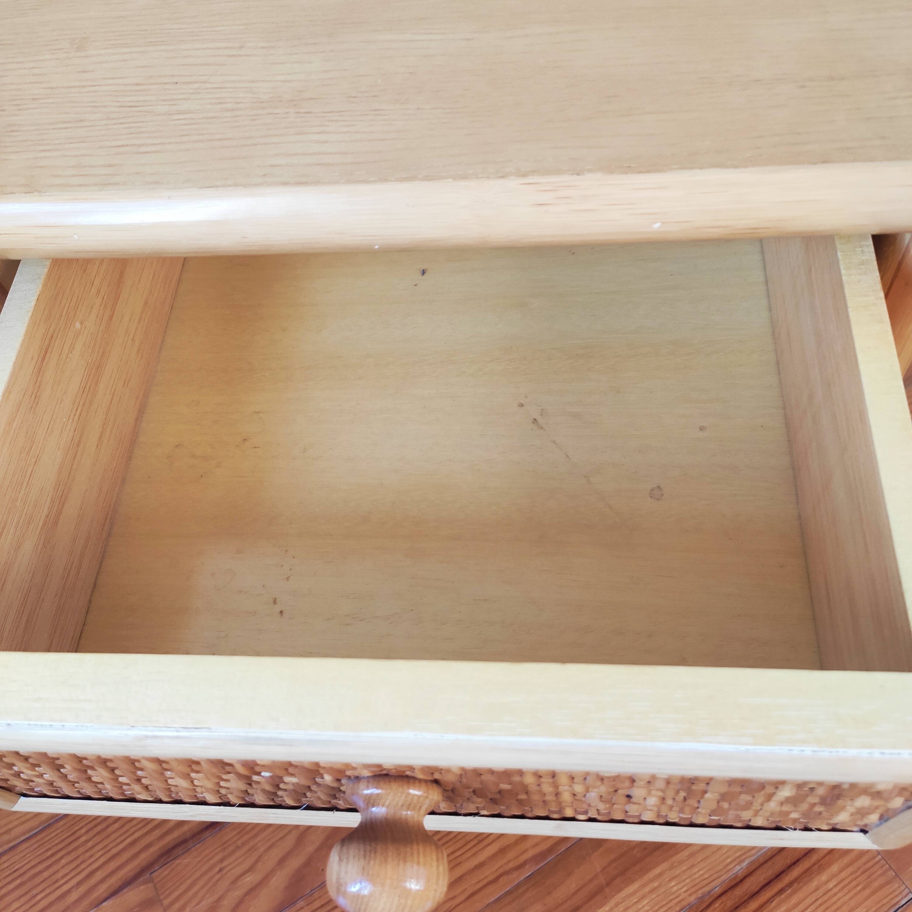Pair of vintage bedside tables in wood and rattan.