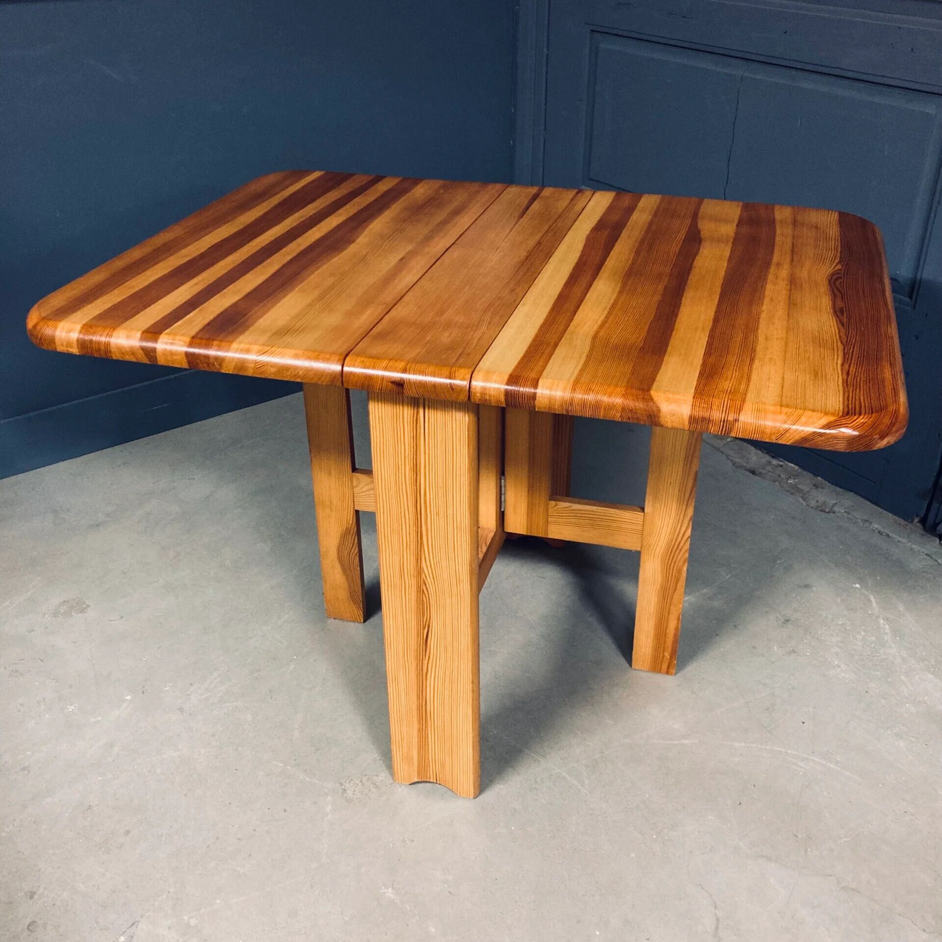 Drop-leaf table, Danish 1970s, solid pine