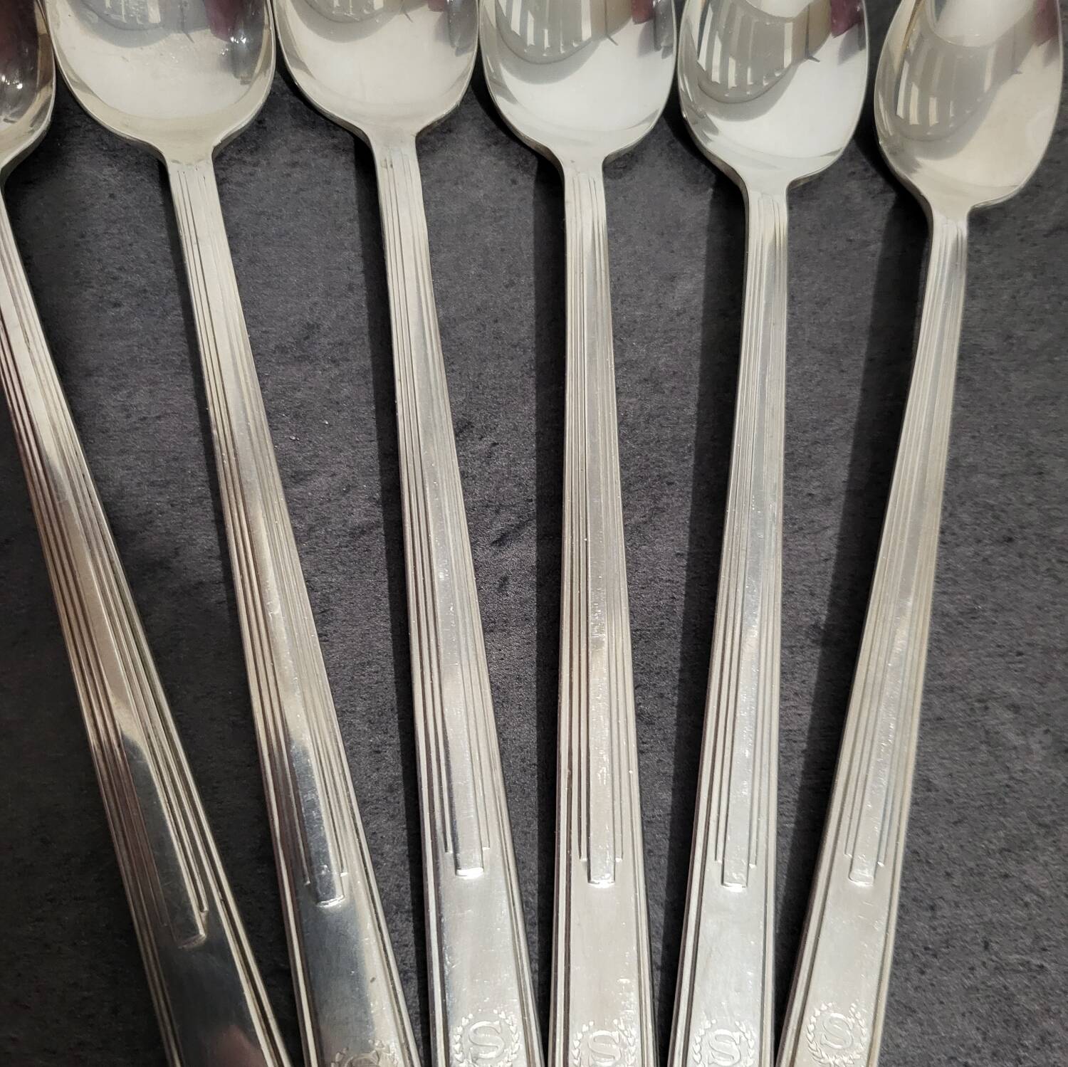 6 vintage Sheraton spoons by Reed & Barton in excellent condition.