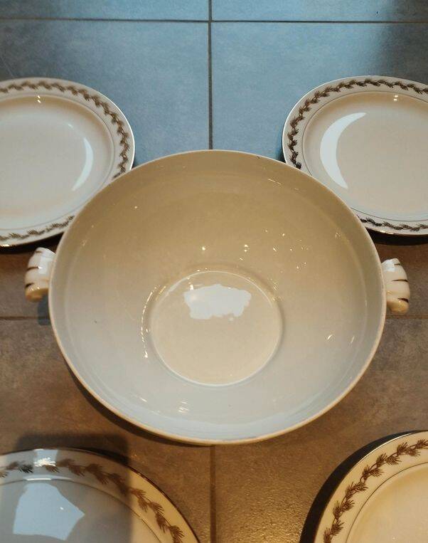 Ensemble de vaisselle en porcelaine de Limoges