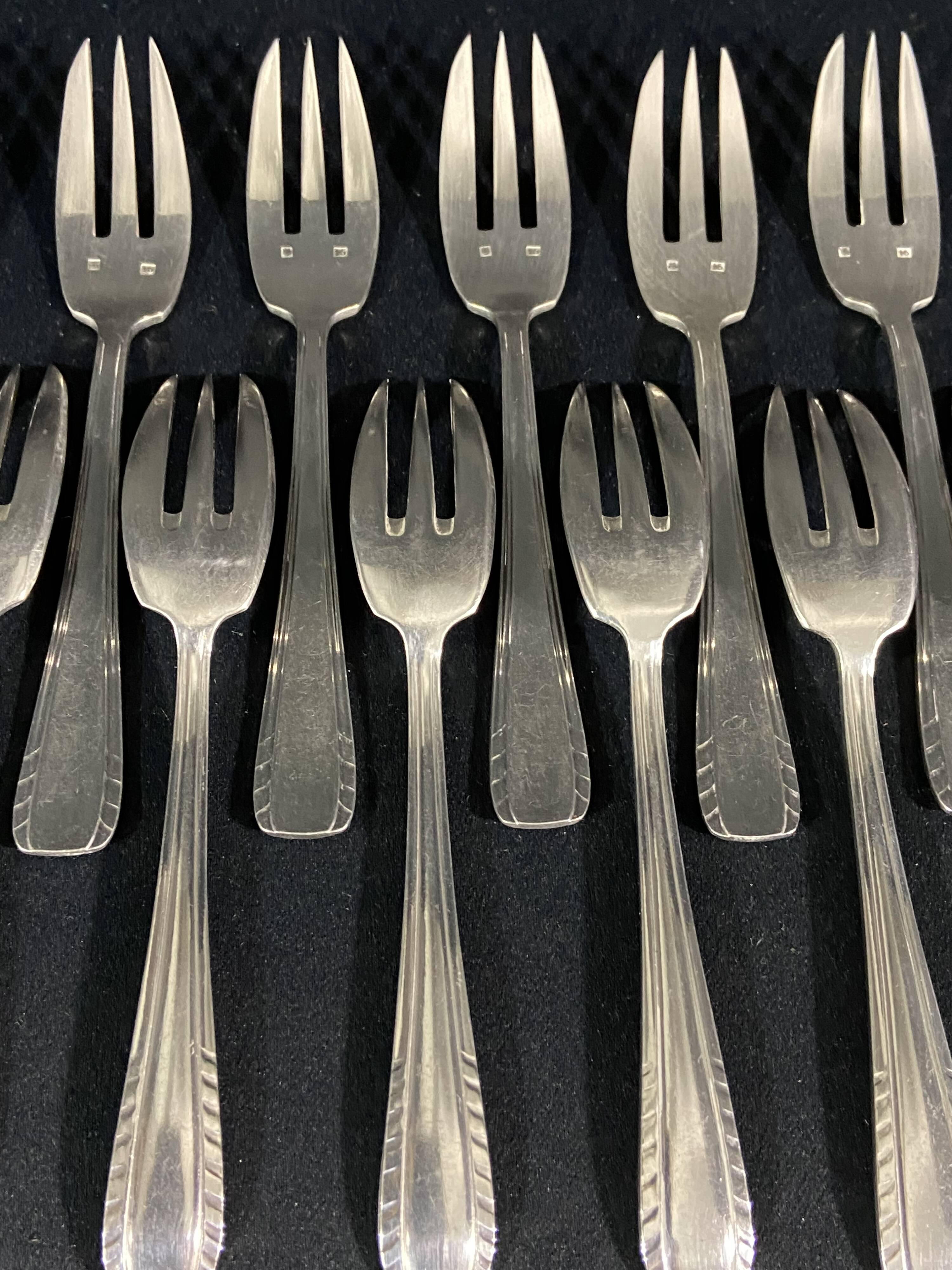 Set of 12 Vintage Design Silver Metal Dessert Cake Forks 1