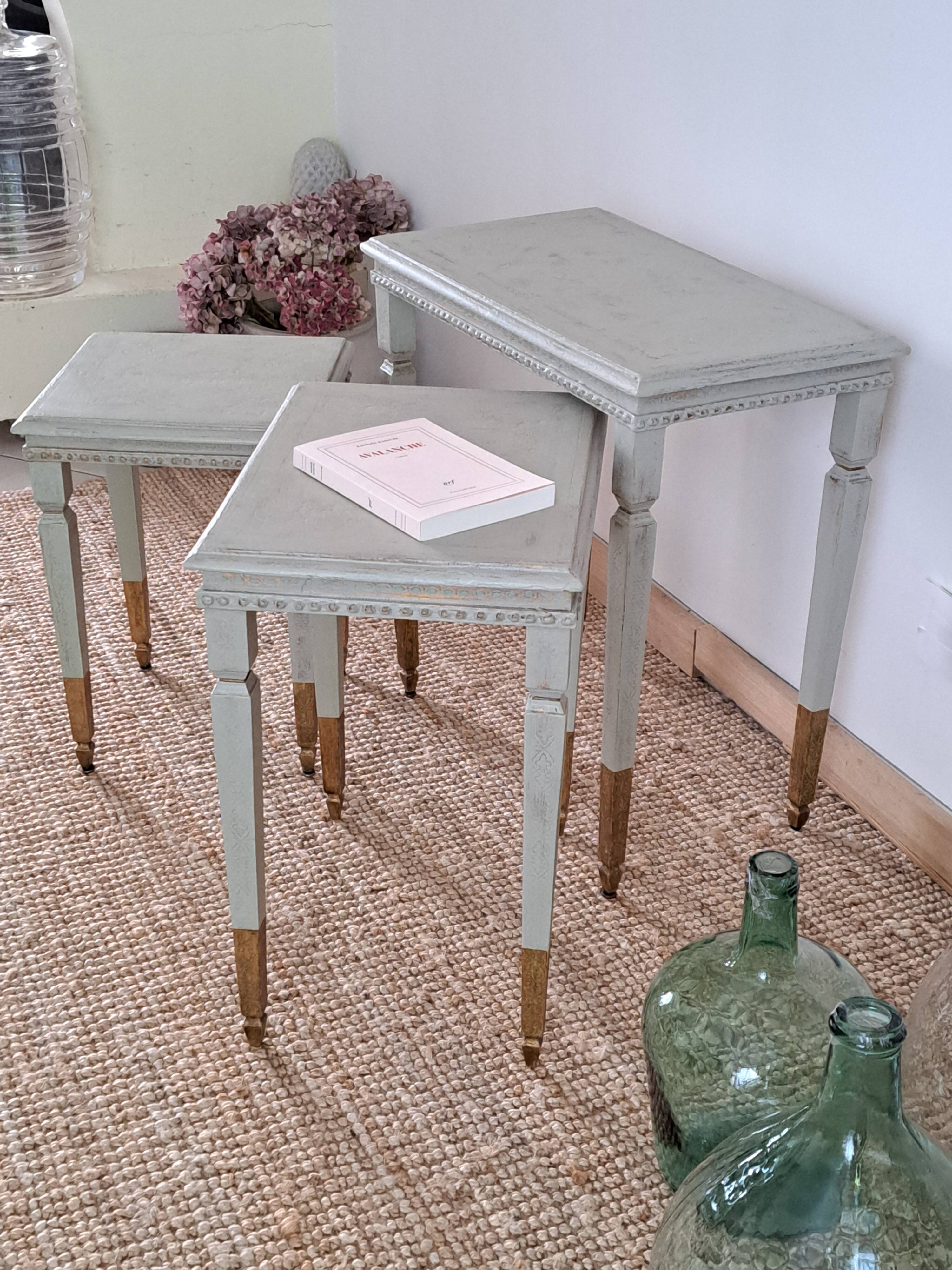 Tables gigognes en bois exotic