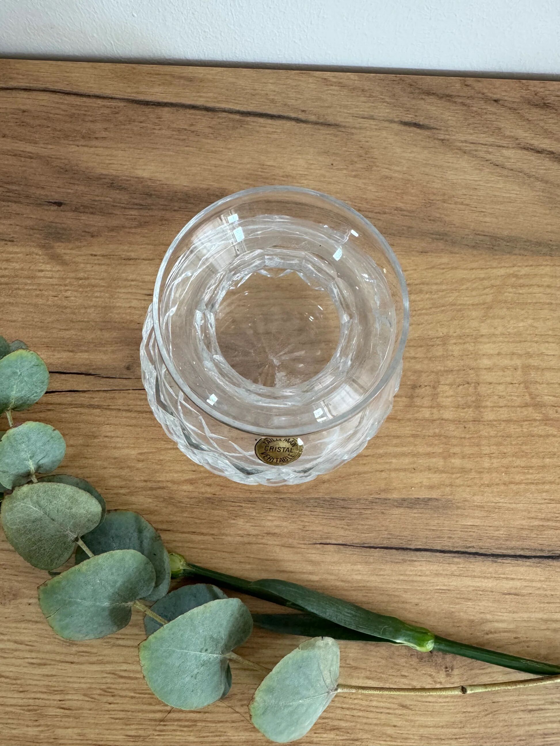 Crystal round vase