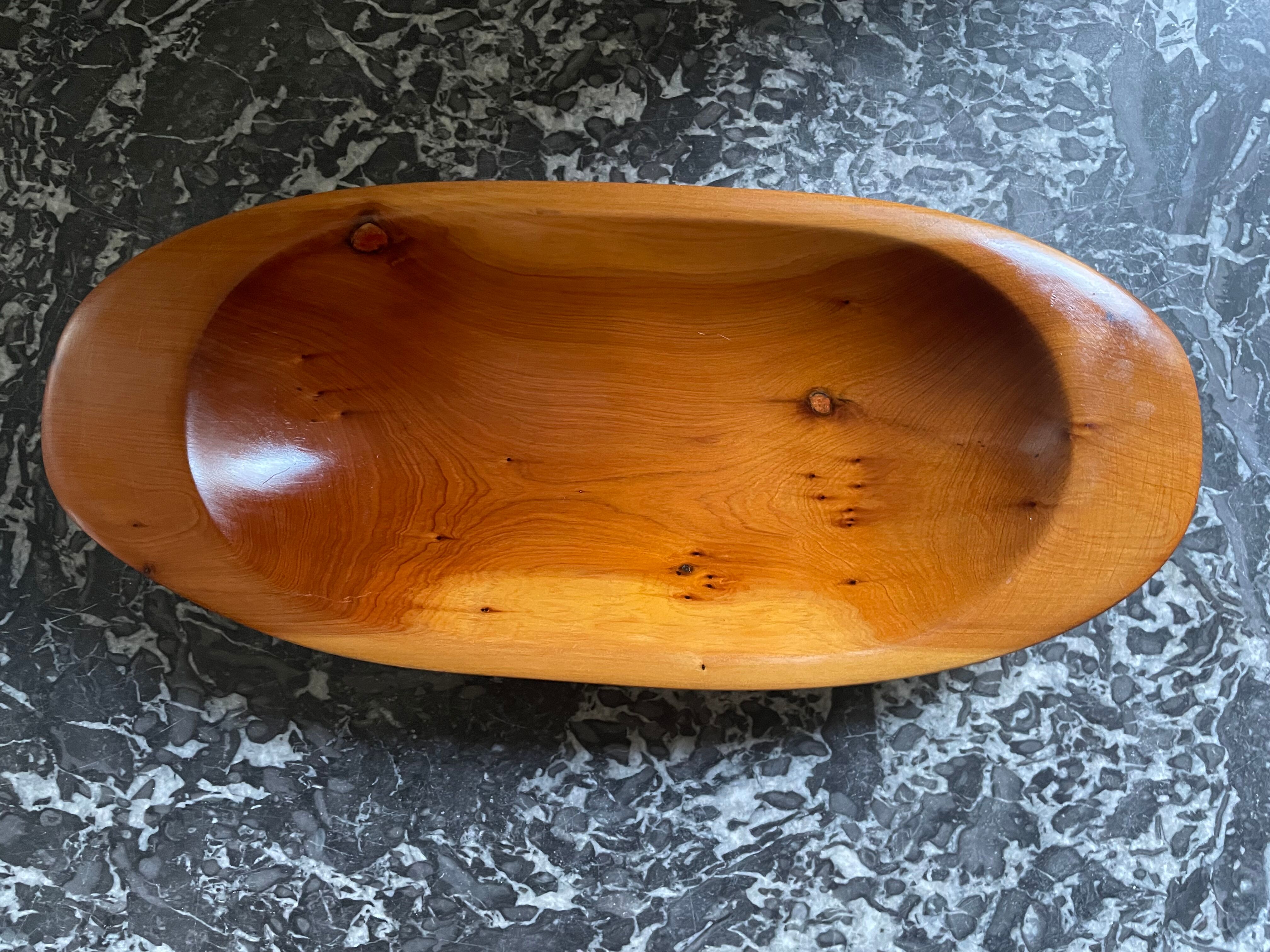 Oval wooden dish