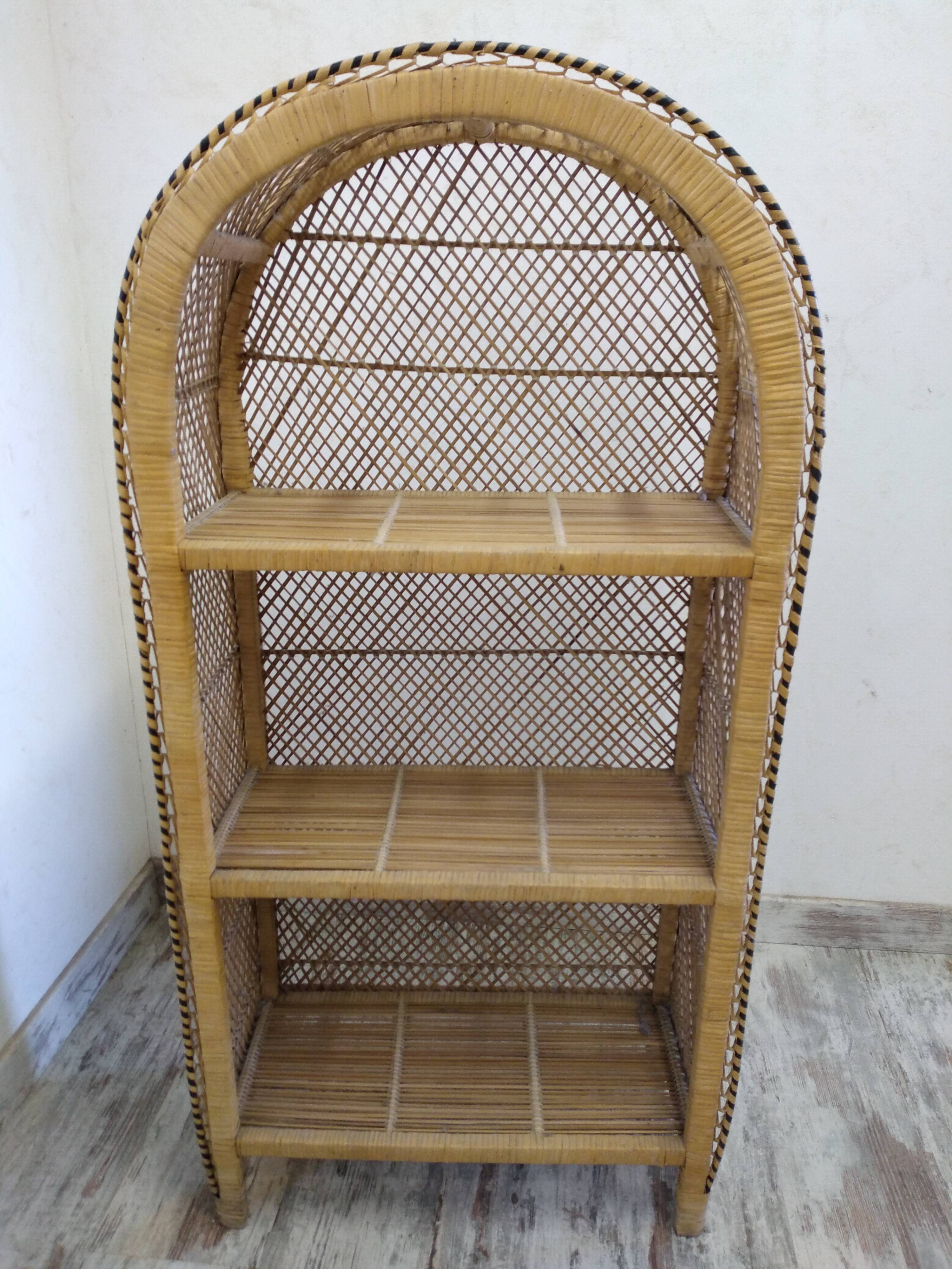 Étagère en osier vintage