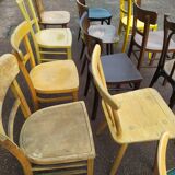 Lot de 20 chaises de bistrot bois dépareillé - vintage