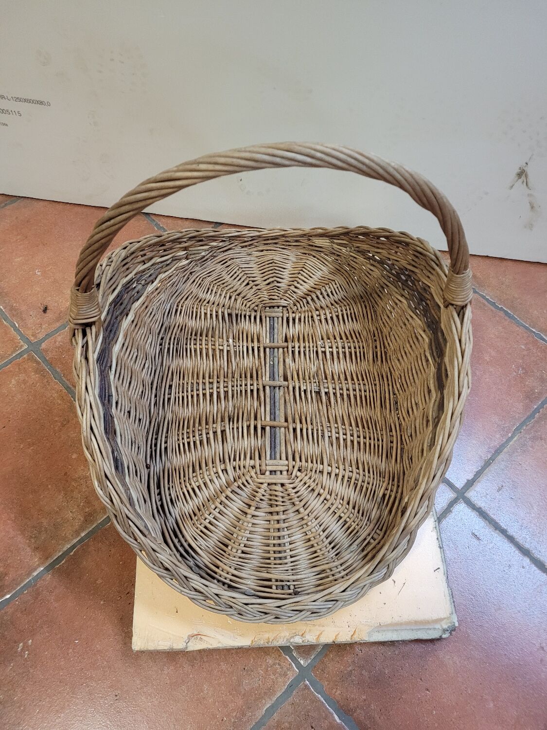 Wicker log basket