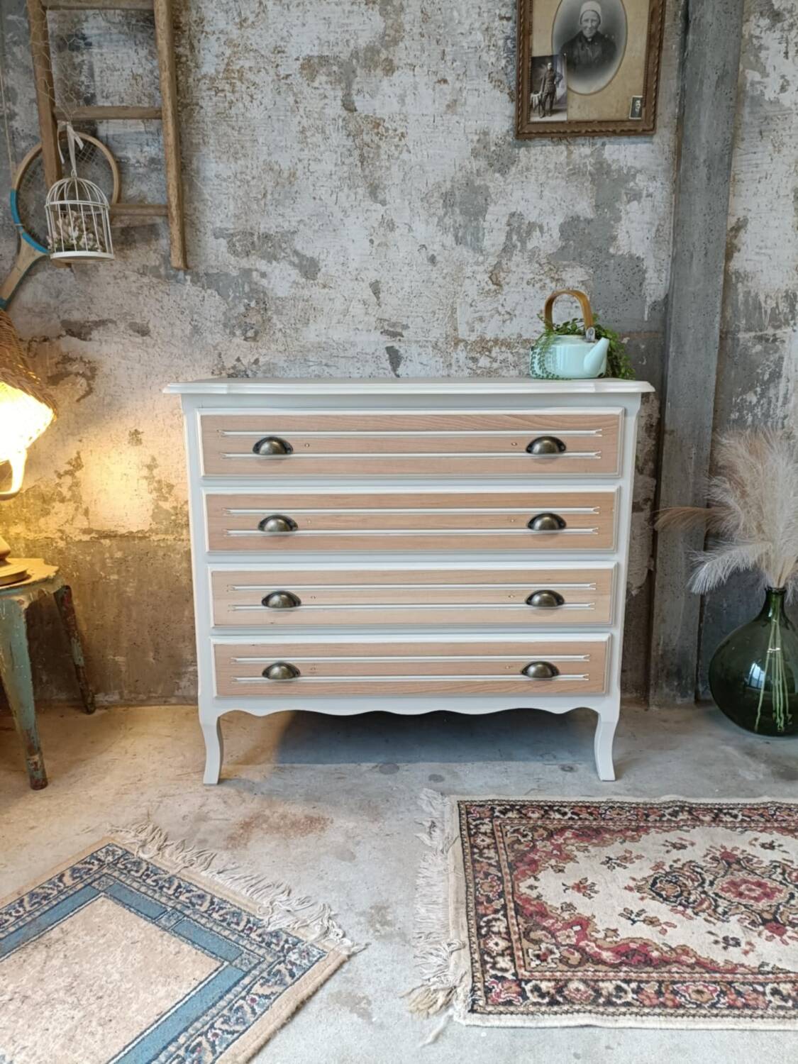 Chest of drawers
