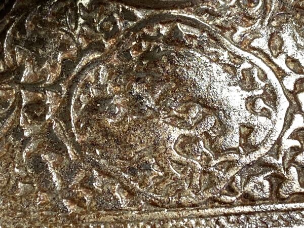 Paire de Bougeoirs Flambeaux Chandeliers Bronze Argenté Déco Atypique