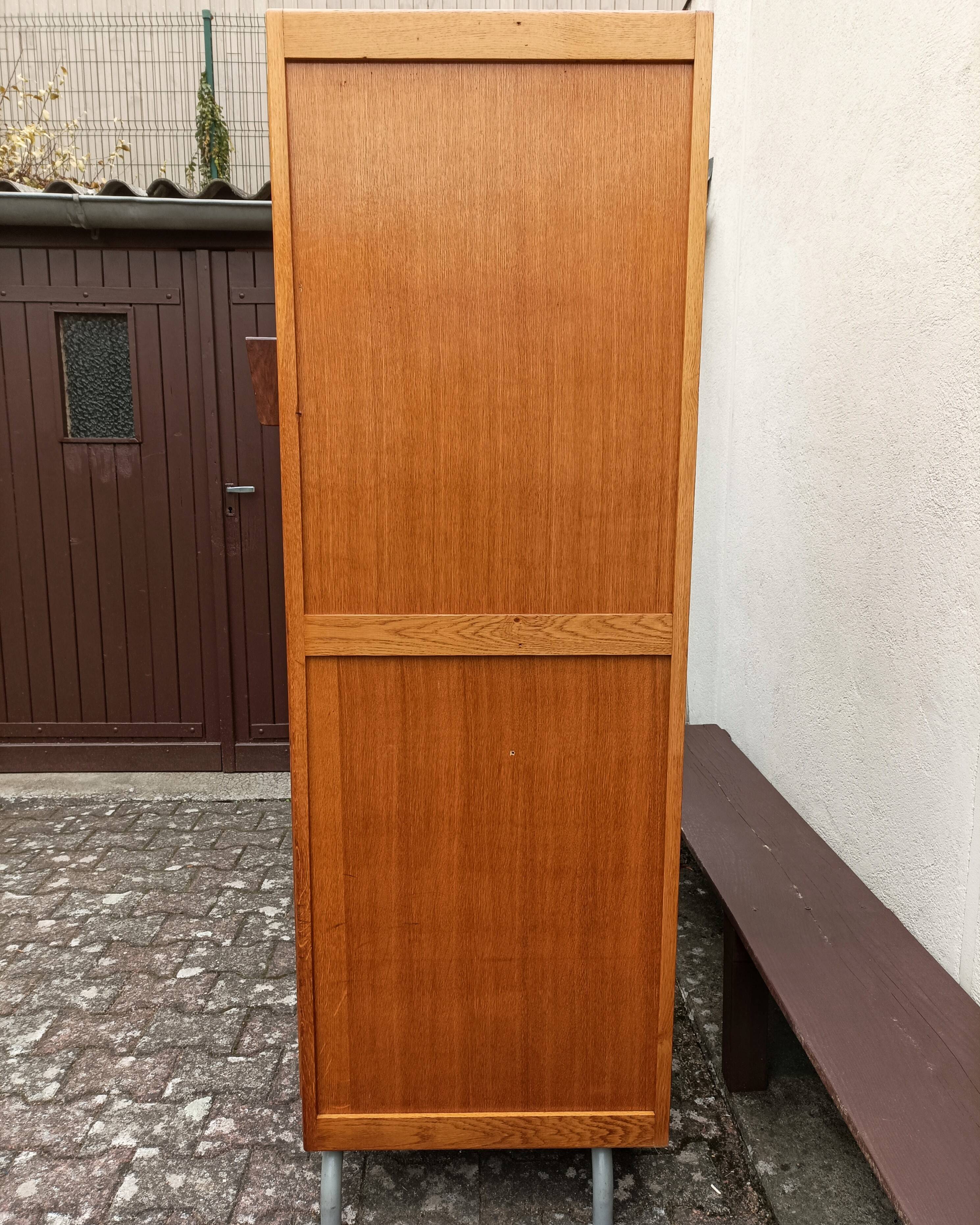 Ancien vestiaire d'internat chêne doré