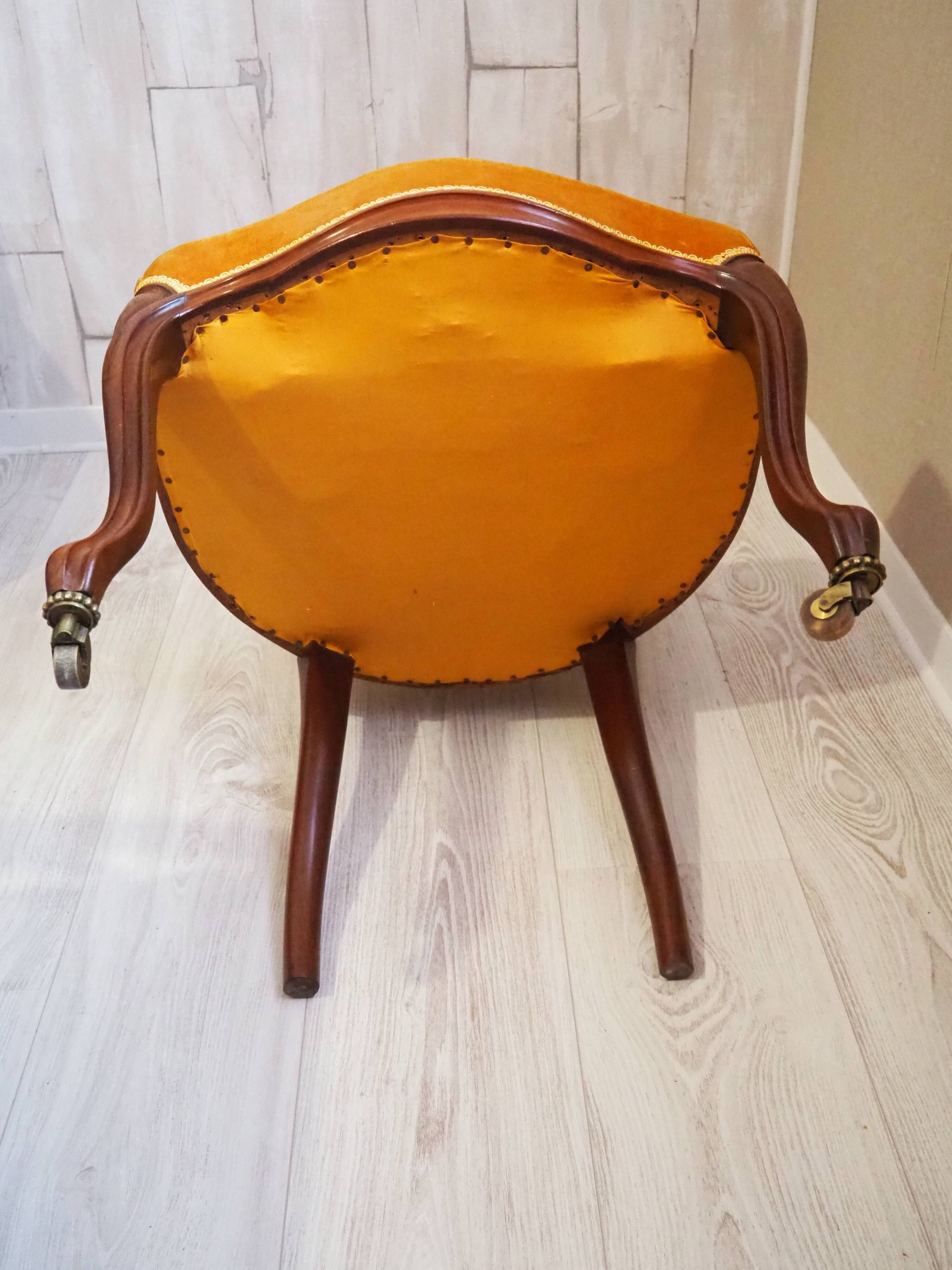 Antique Louis Philippe style padded chair - Wooden structure and horsehair padding - Color m