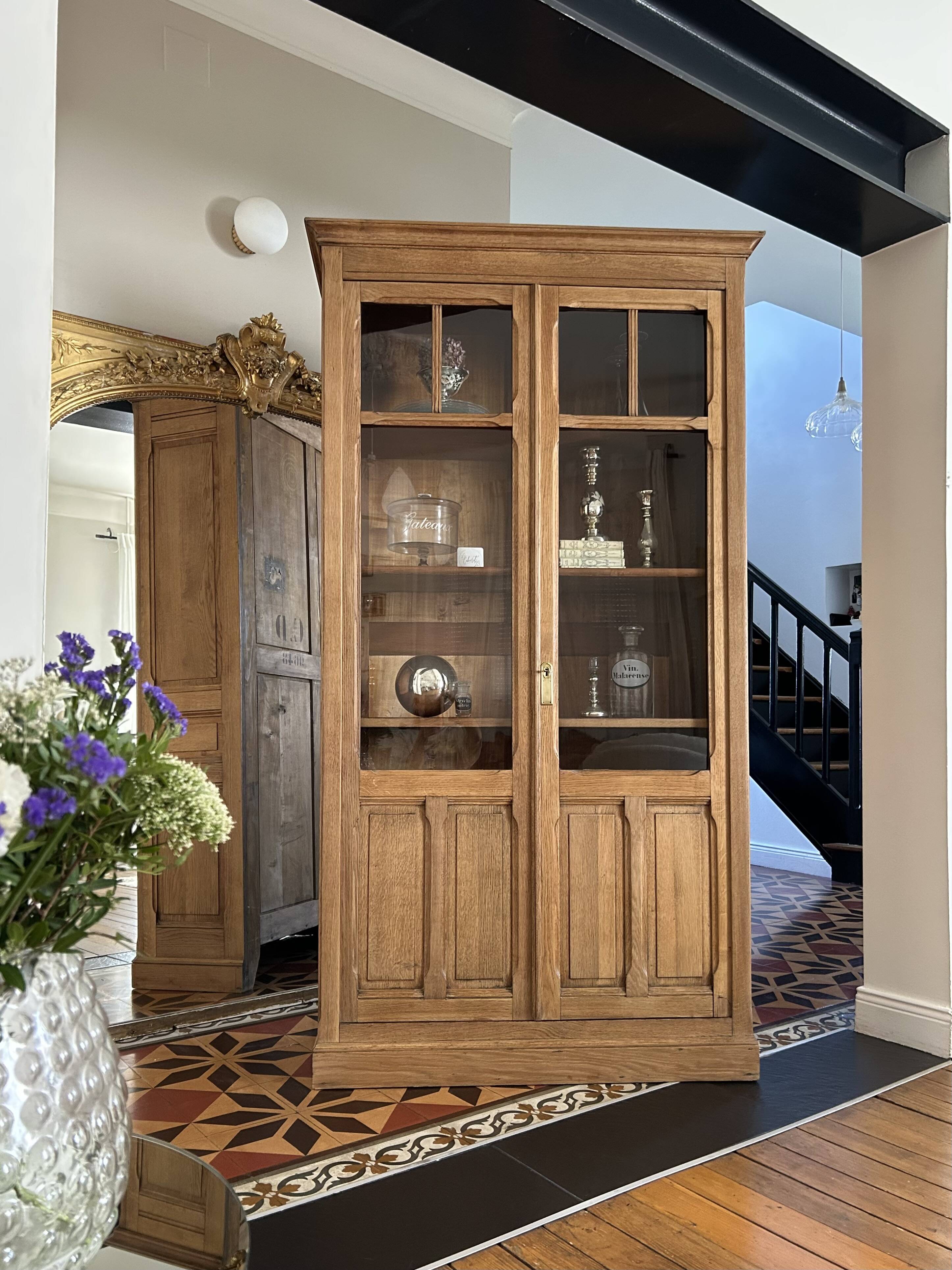 DeLagrave school showcase early 20th century