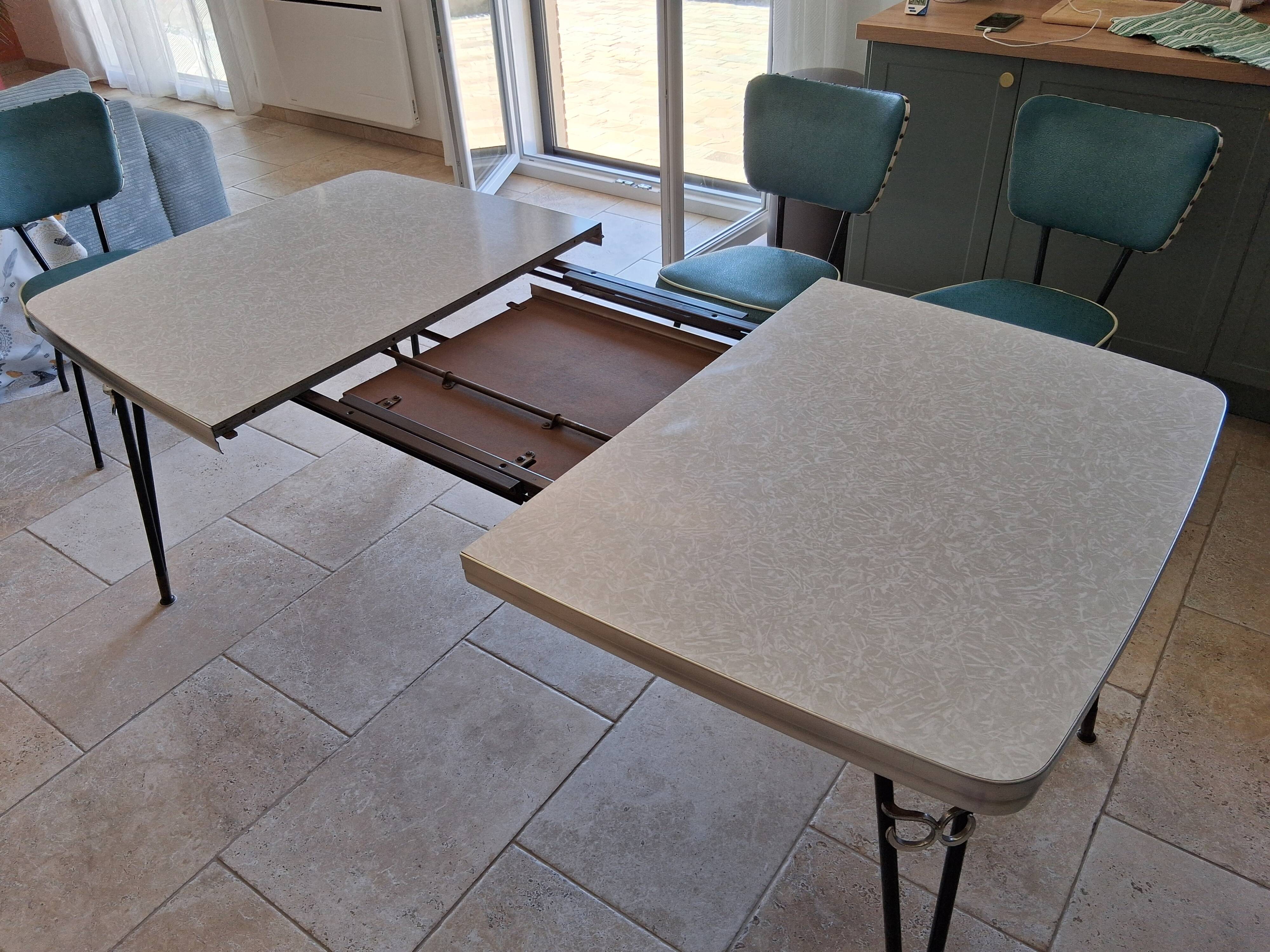 Ensemble table et 6 chaises Lloyd Manufacturing