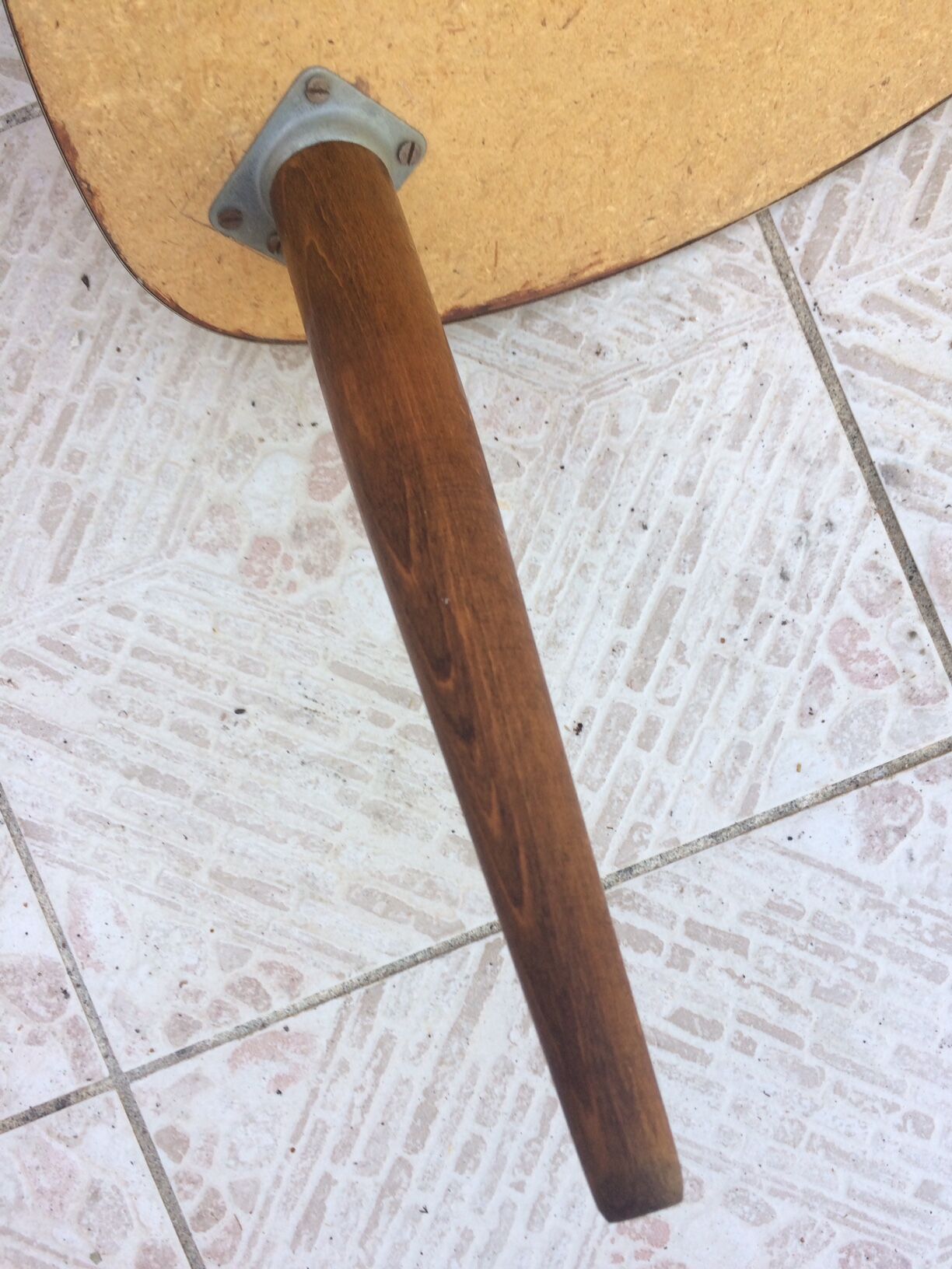 Side table in formica 60/70