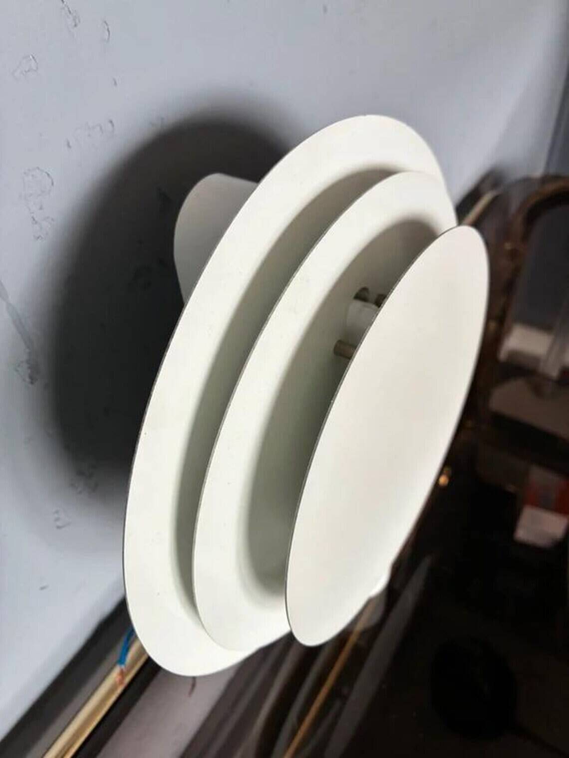 Lumiance Planeta wall lamp by Chris Hiemstra, cream aluminium, 1980s