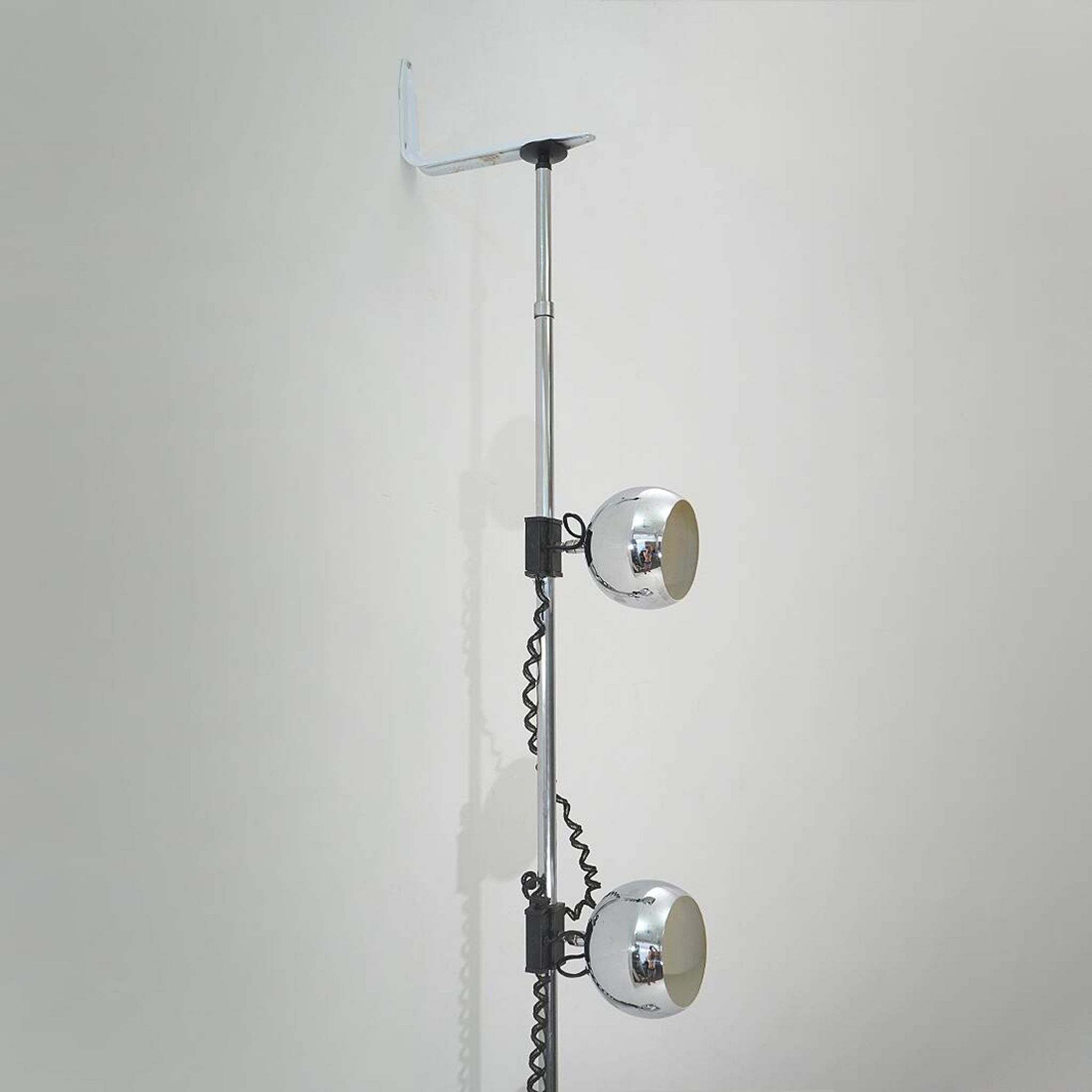 Lampe de sol chrome allant du sol au plafond, années 1970