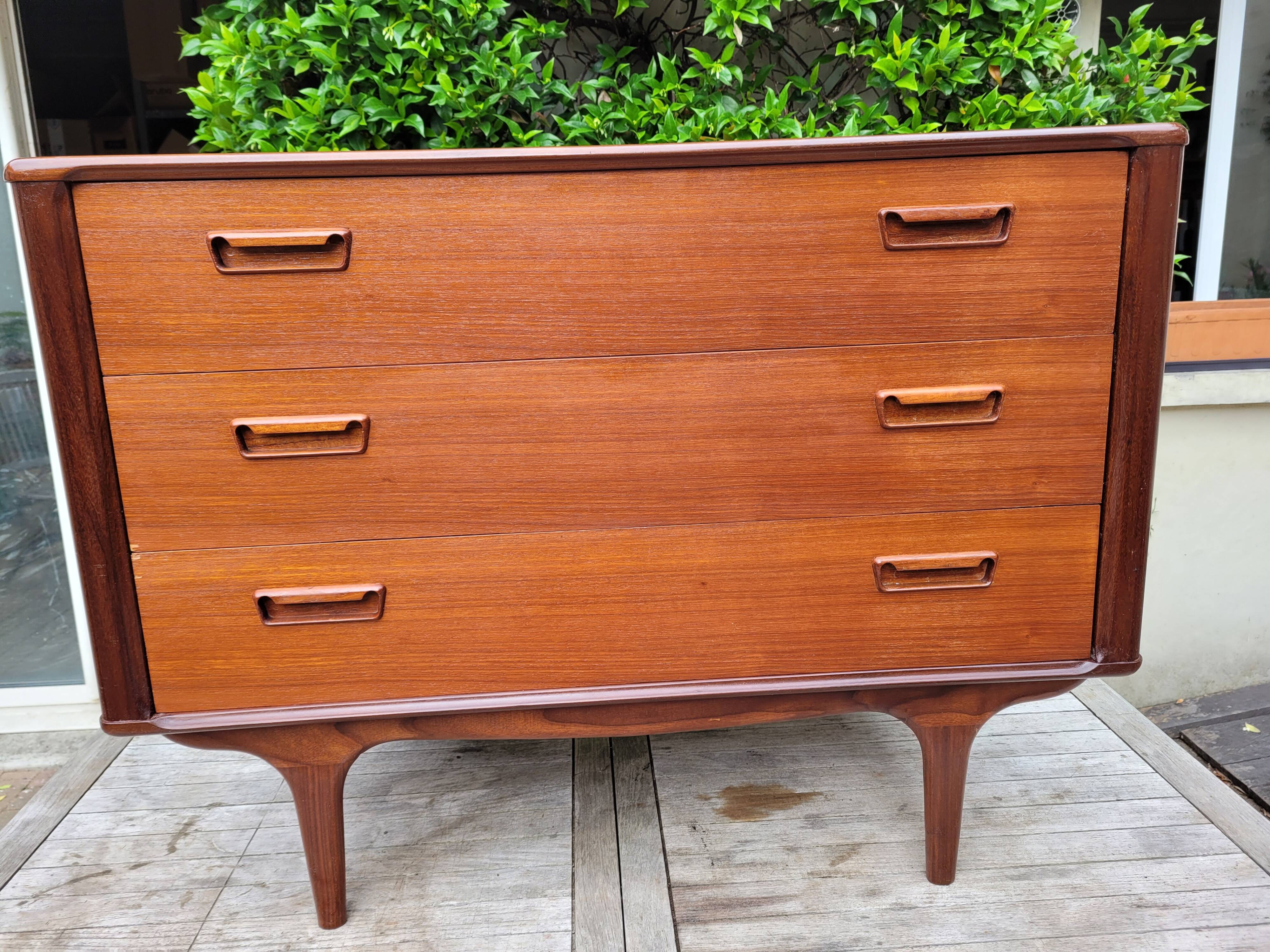 Vintage teak chest of drawers