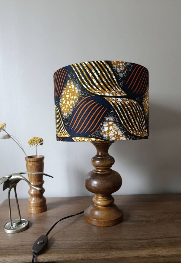 lampe à poser bois massif chêne, abat-jour wax ethnique chic