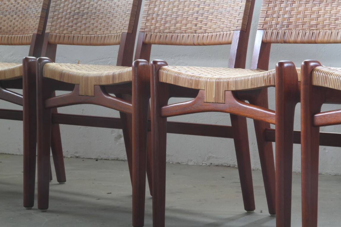 Hans J. Wegner dining chairs in teak model CH-31 by Carl Hansen & Søn